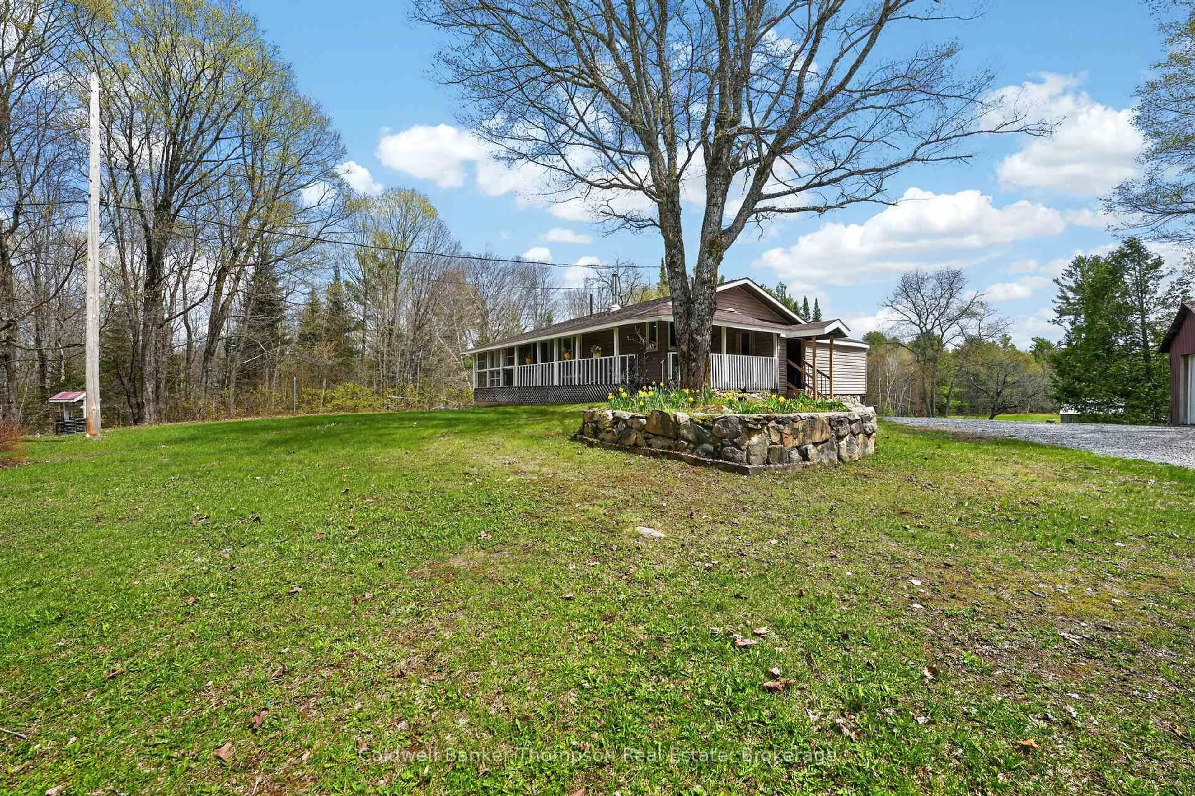 Patio, water/lake/river/ocean view for 469 Lynx Lake Rd, Huntsville Ontario P1H 2J3