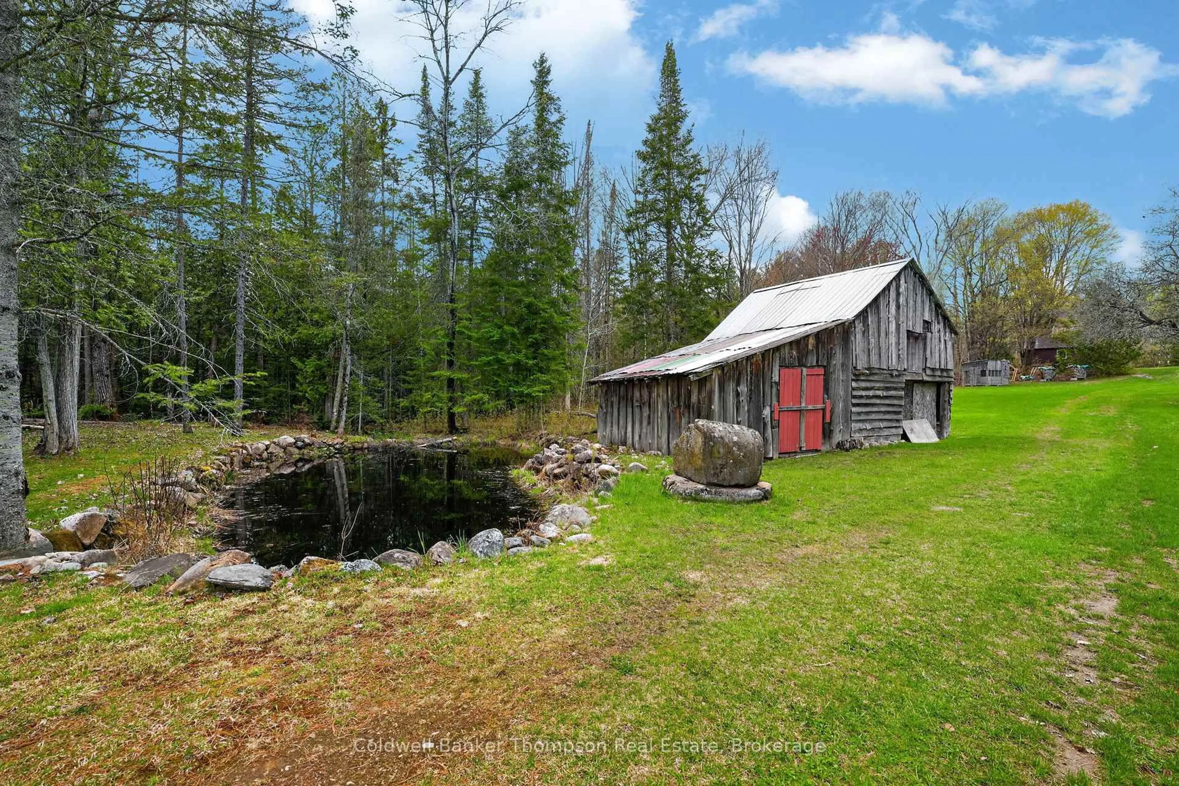 Shed for 469 Lynx Lake Rd, Huntsville Ontario P1H 2J3