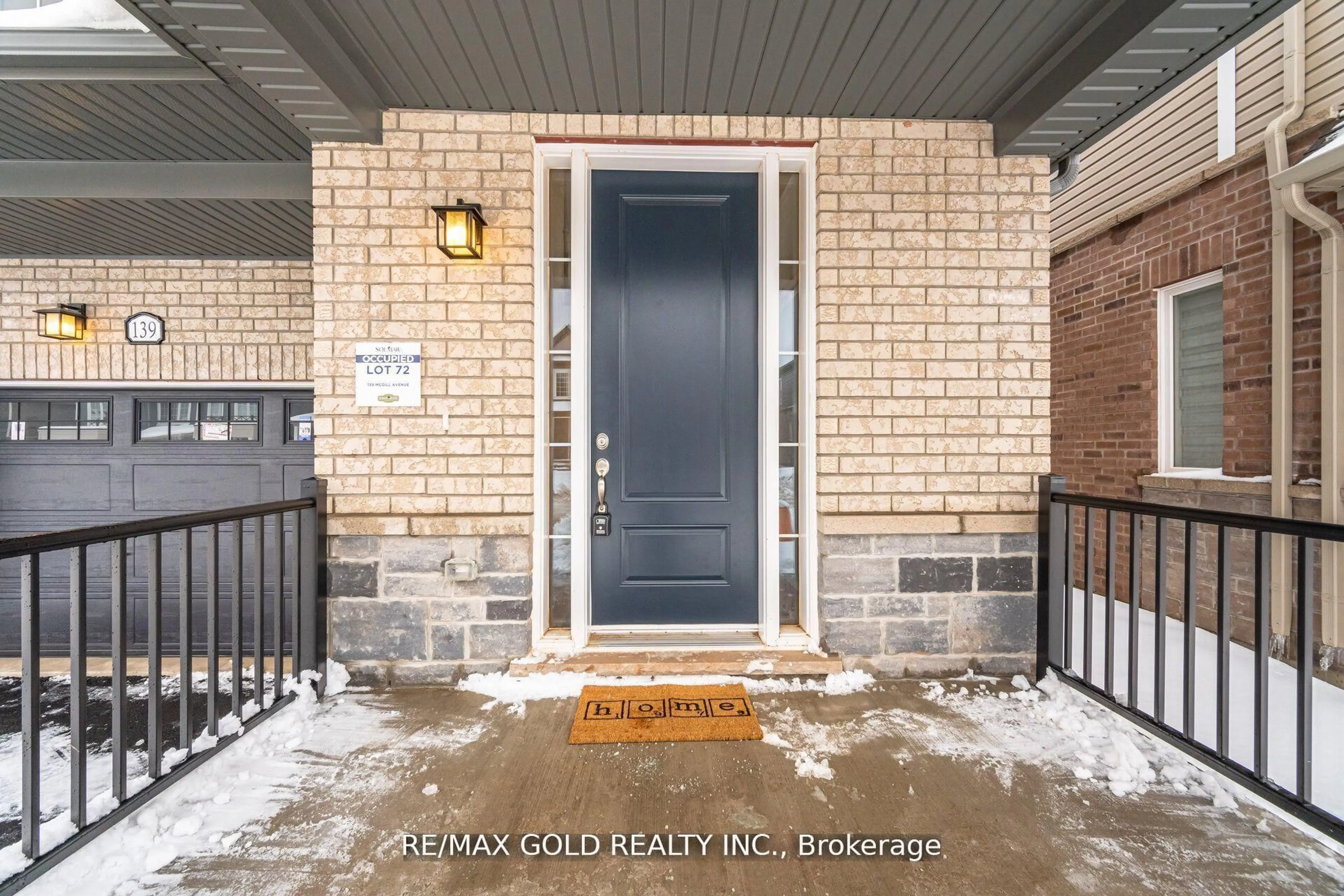 Indoor entryway for 139 McGill Ave, Erin Ontario N0B 1T0