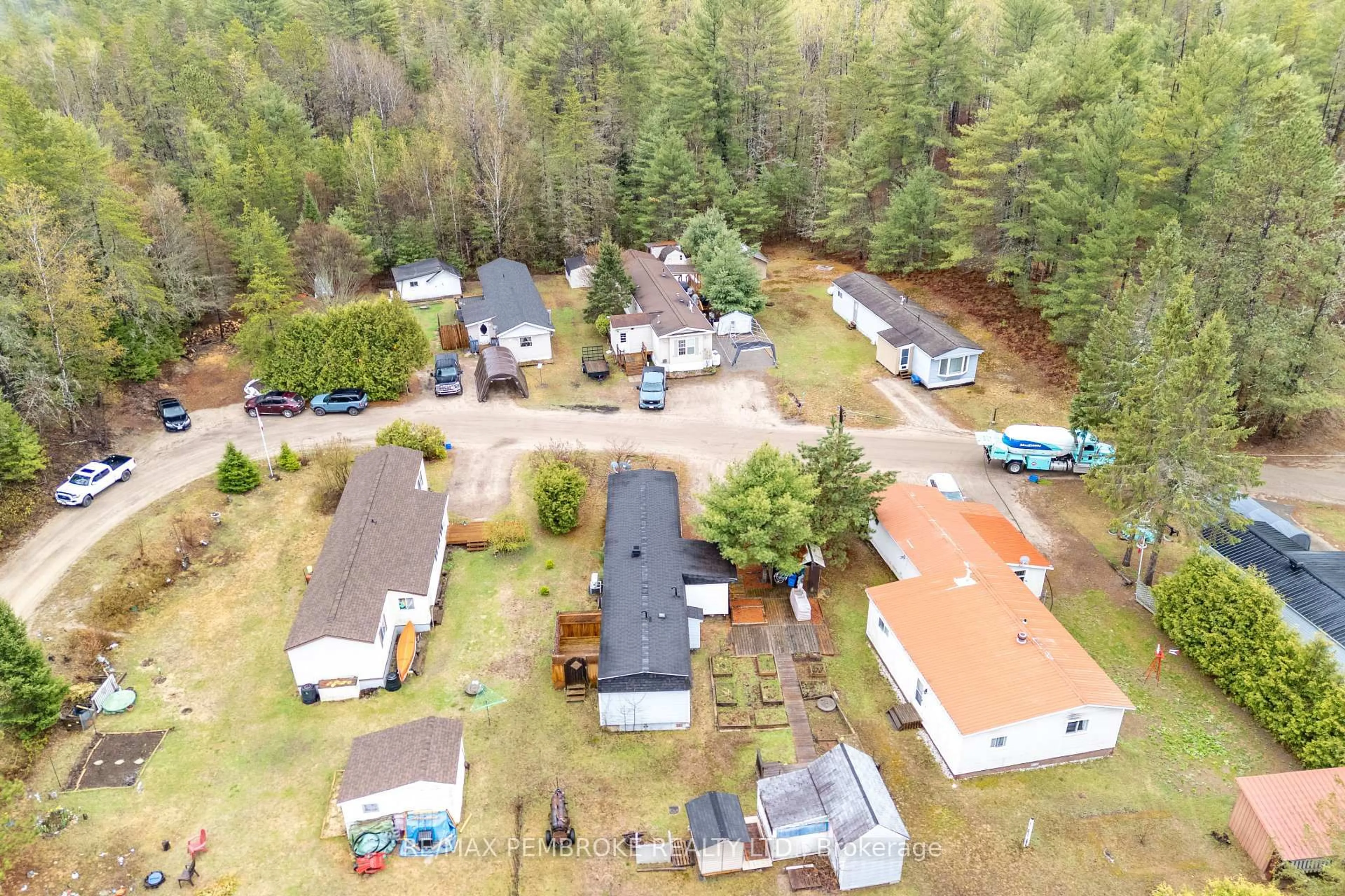 A pic from outside/outdoor area/front of a property/back of a property/a pic from drone, unknown for 13 Nature Lane, Chalk River Ontario K0J 1J0