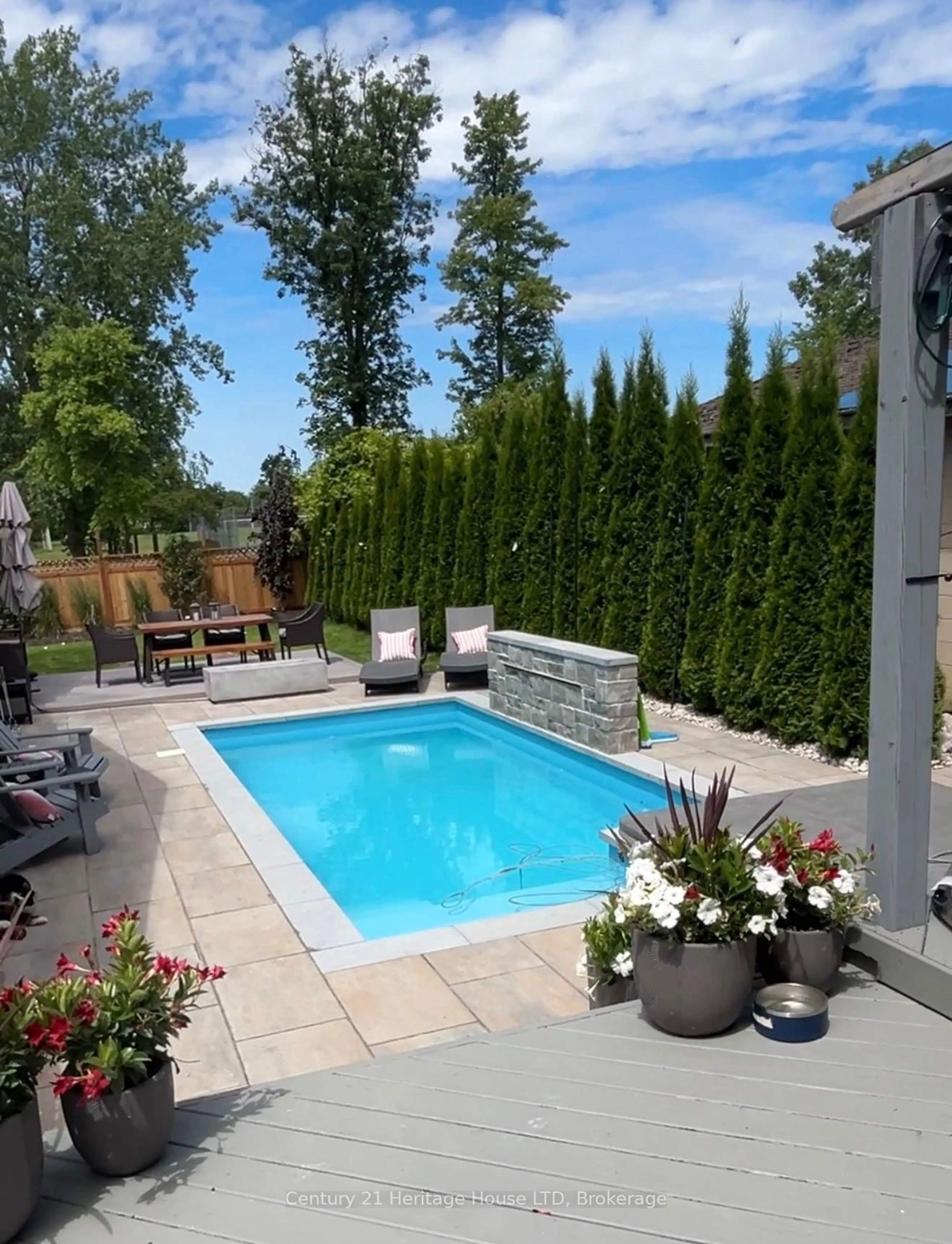Pool for 6021 Montrose Rd, Niagara Falls Ontario L2H 1L4