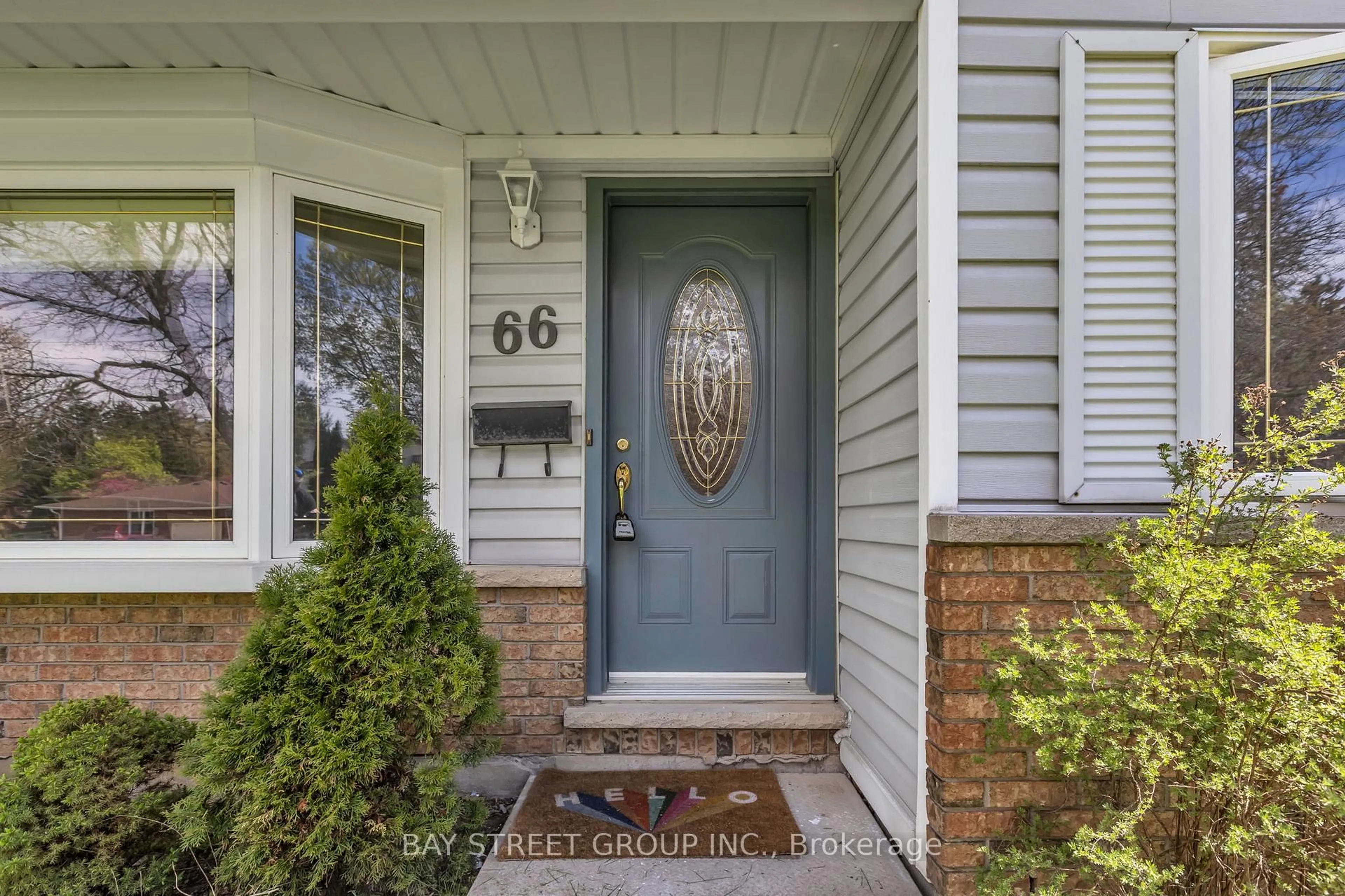 Indoor entryway for 66 Amos Ave, Waterloo Ontario N2L 5G3