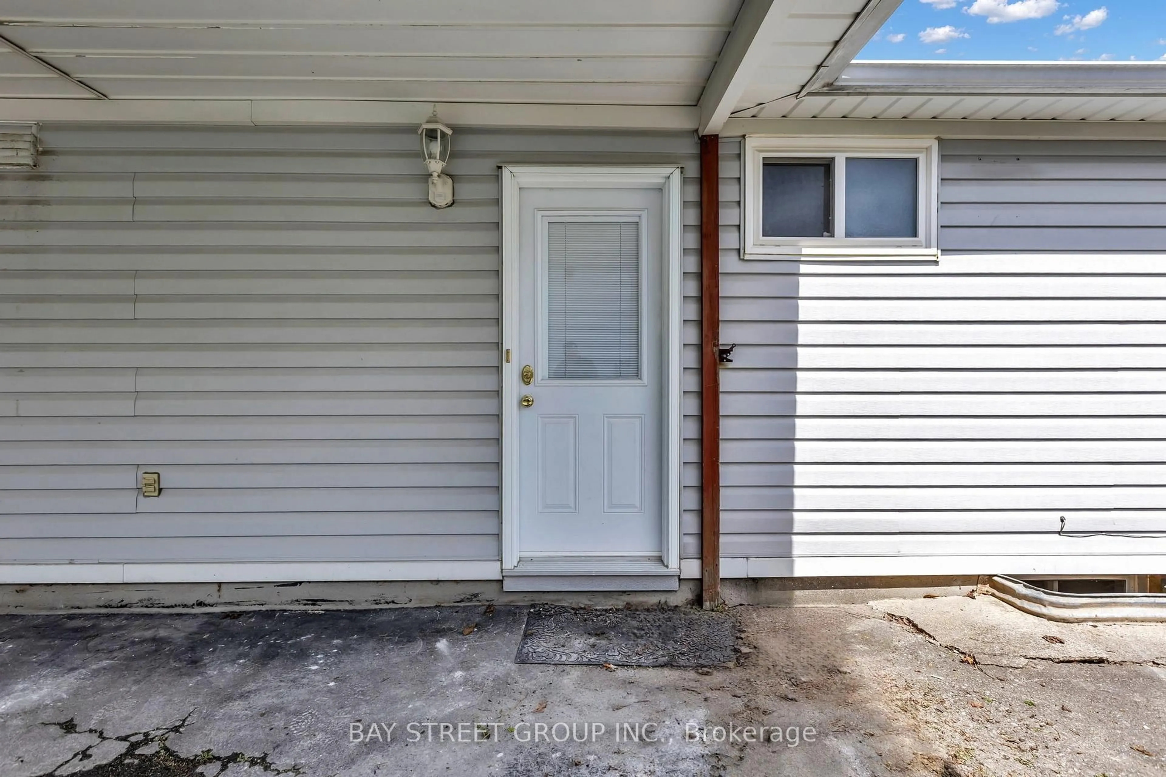 Unknown for 66 Amos Ave, Waterloo Ontario N2L 5G3