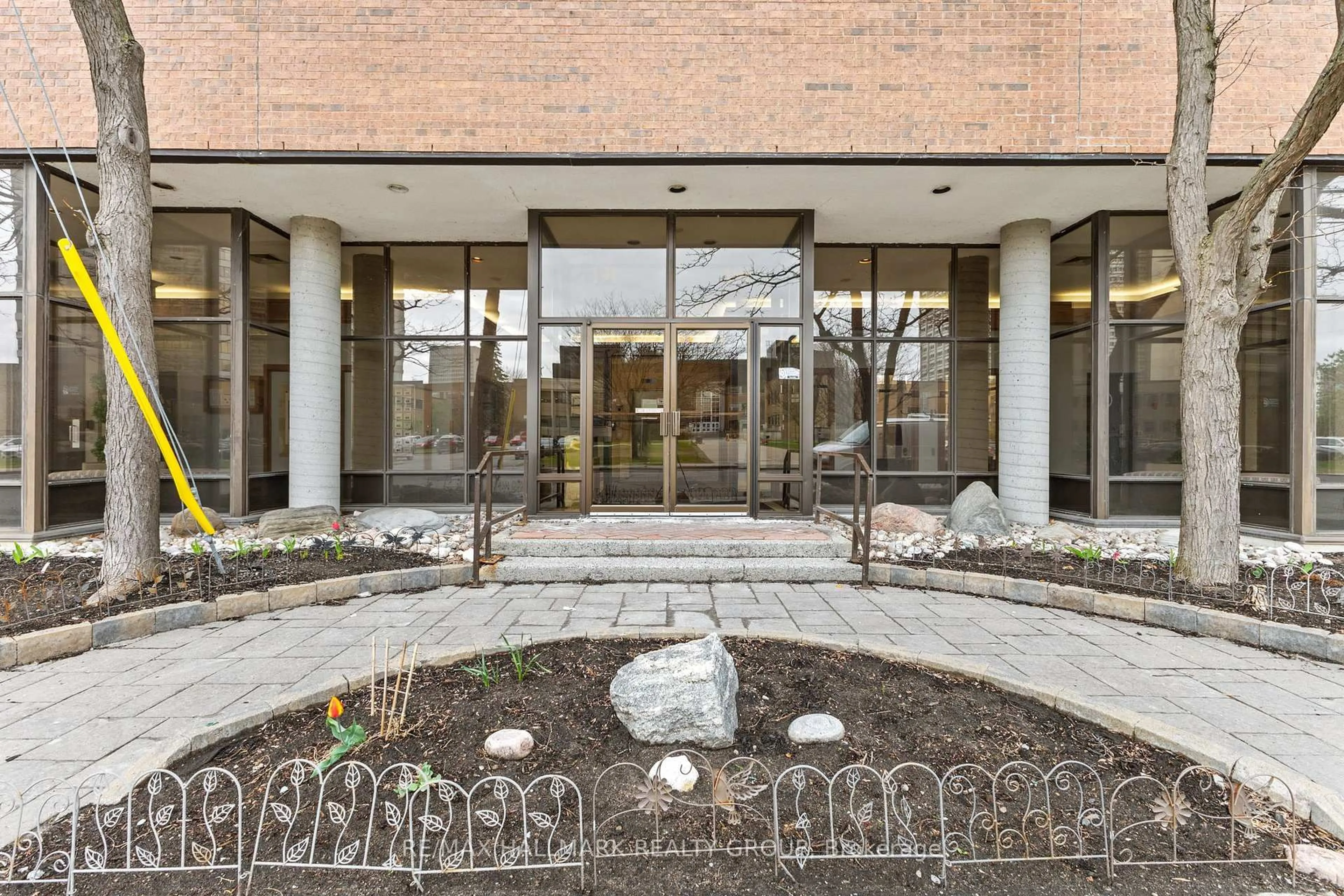 Unknown for 191 Parkdale Ave #308, Ottawa Ontario K1Y 1E8