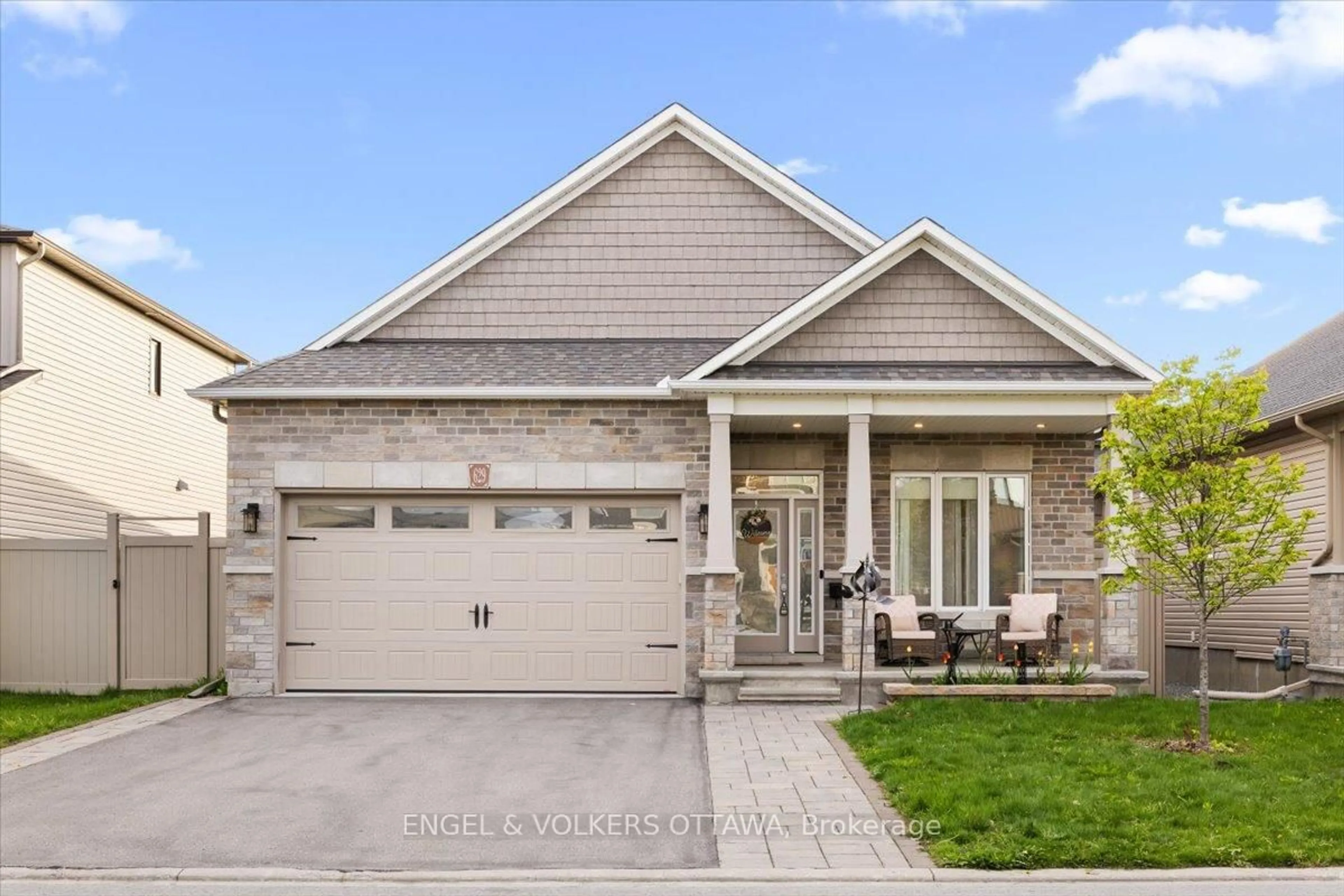 Home with brick exterior material, street for 629 Bruxelles St, Russell Ontario K0A 1W0