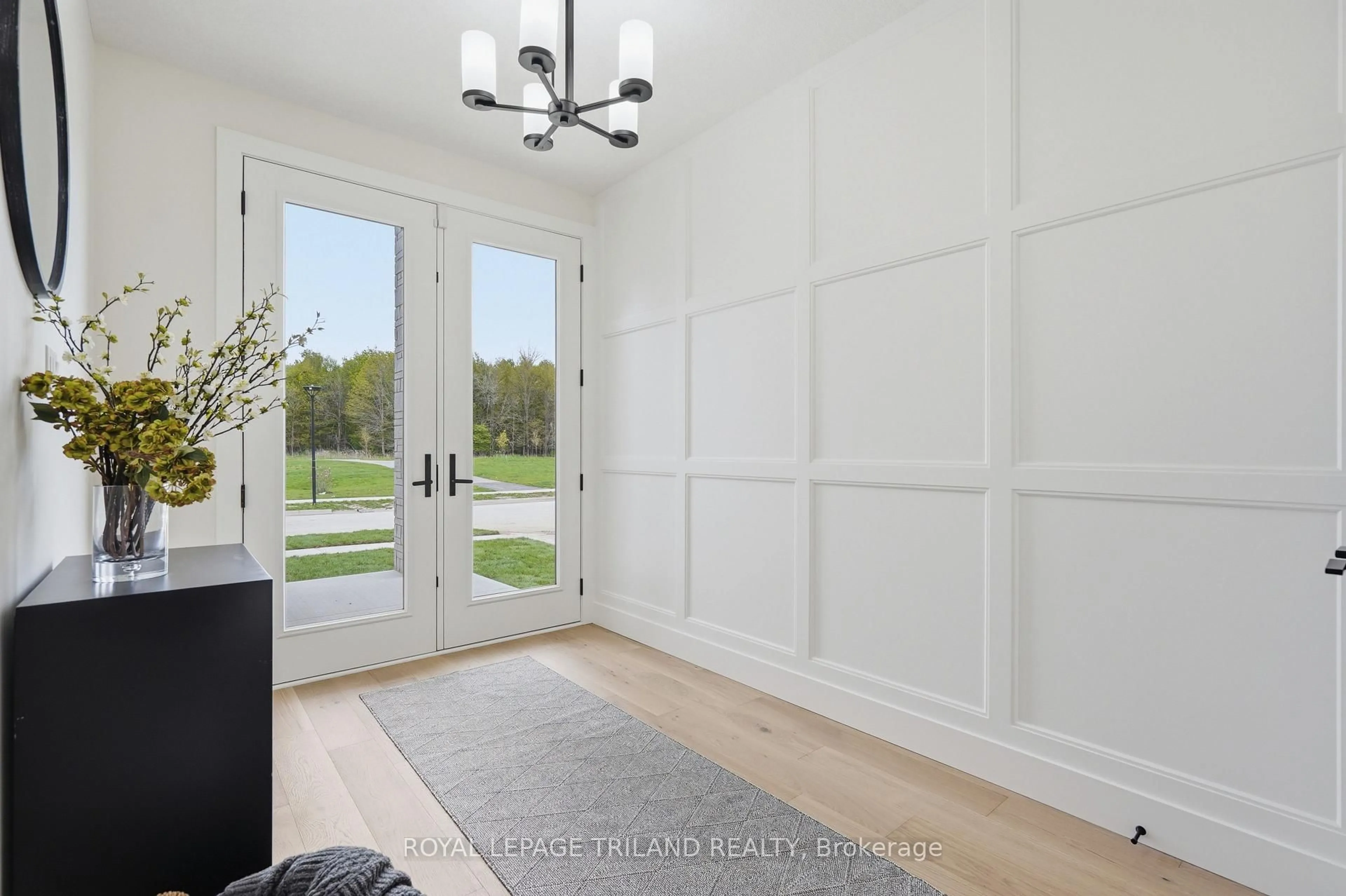 Indoor entryway for 4049 Big Leaf Tr, London South Ontario N6P 0K2