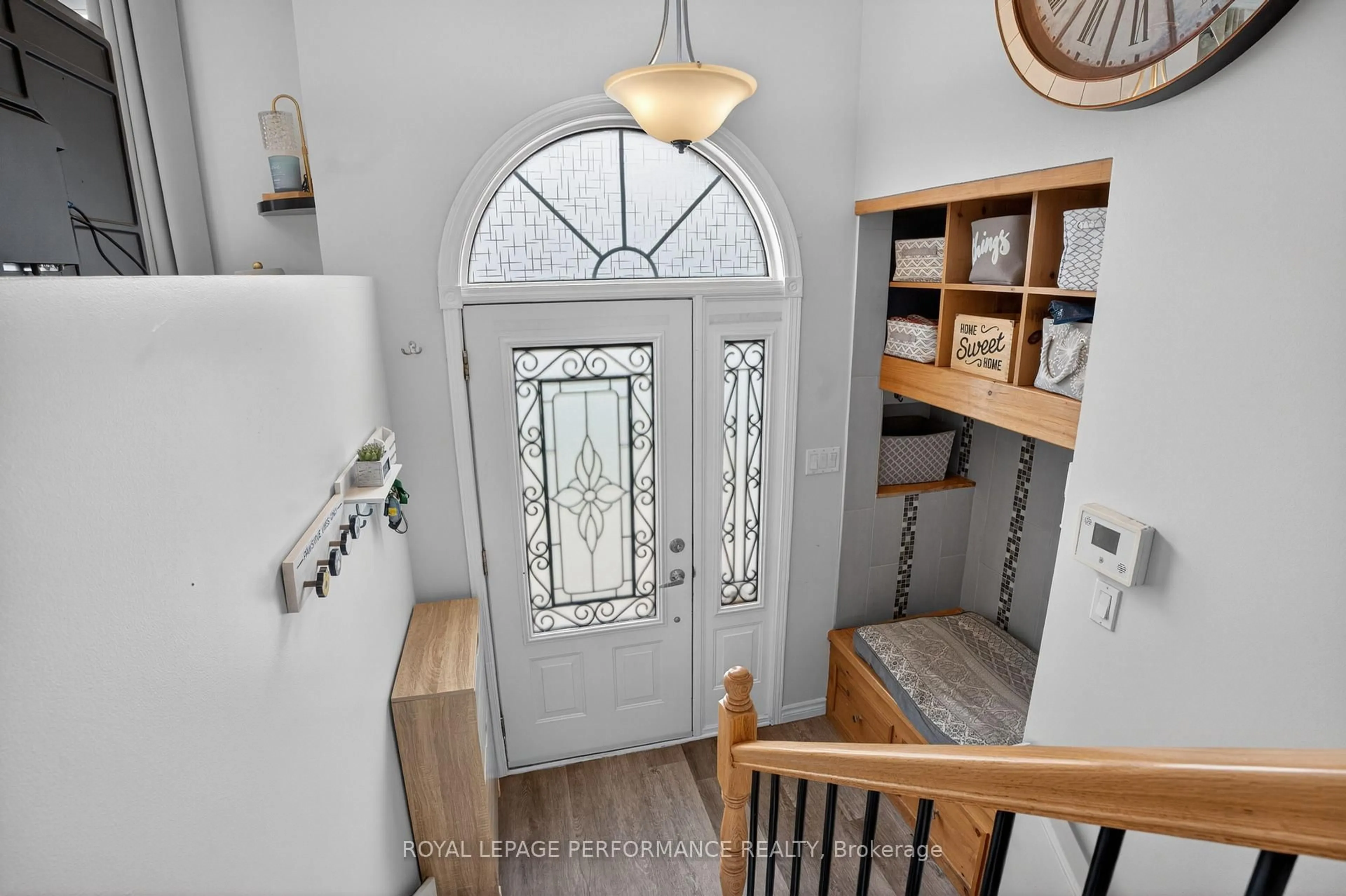 Indoor entryway for 68 Lafleche Blvd, Casselman Ontario K0A 1M0