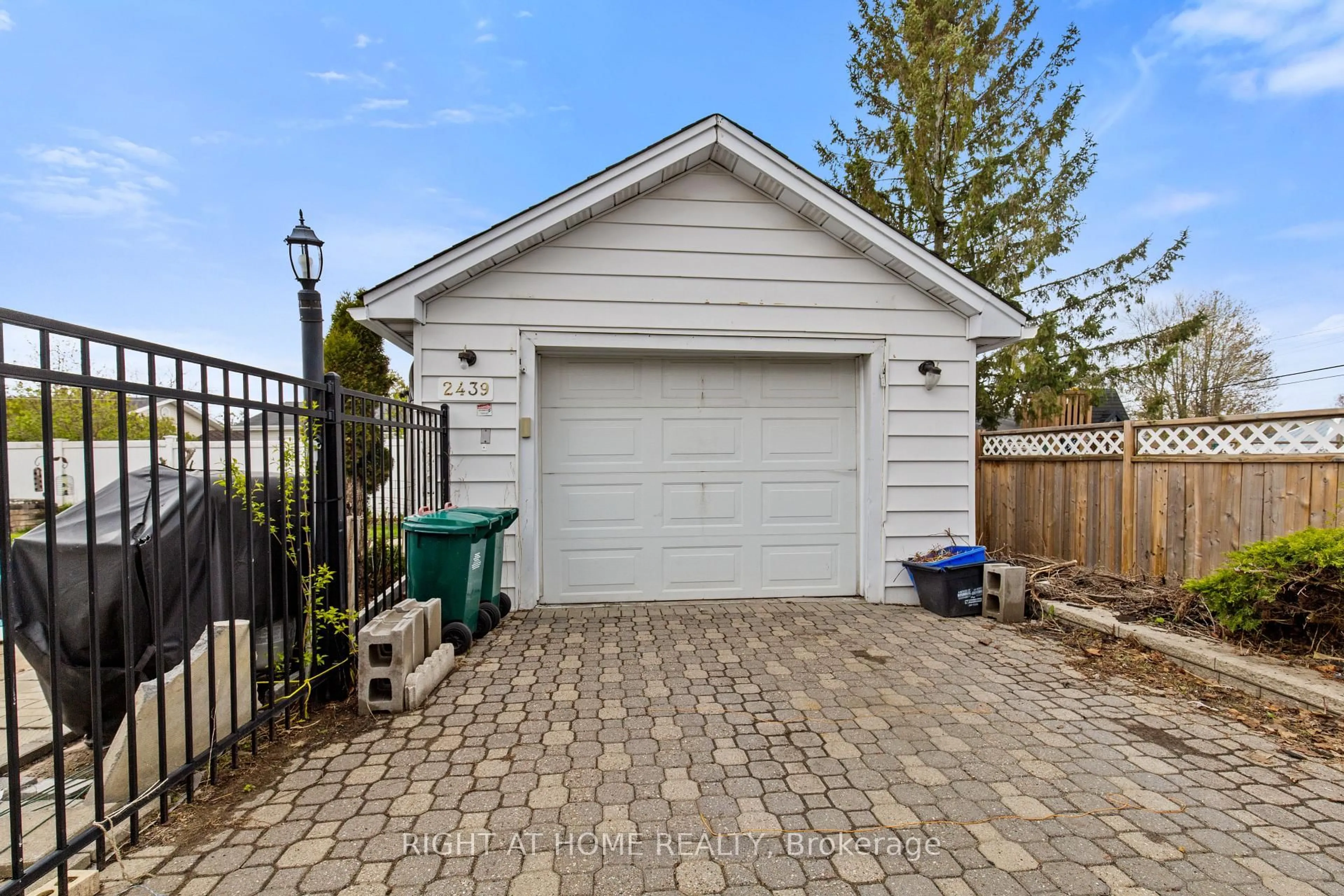 Unknown for 2439 Raymond St, Clarence-Rockland Ontario K4K 1K3