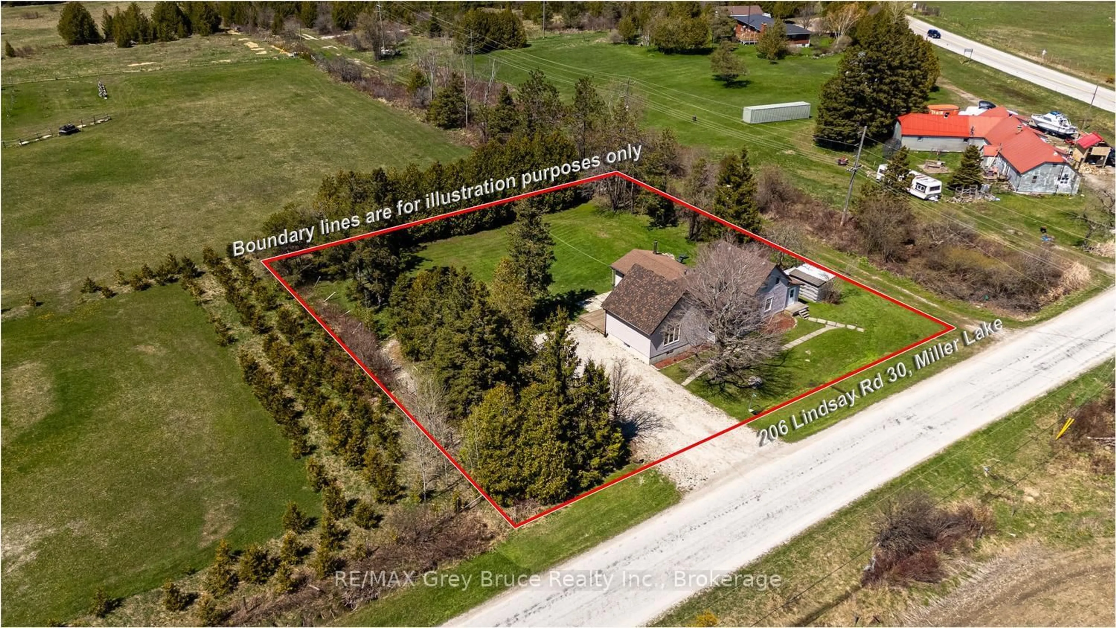 A pic from outside/outdoor area/front of a property/back of a property/a pic from drone, street for 206 Lindsay Road 30, Northern Bruce Peninsula Ontario N0H 1Z0