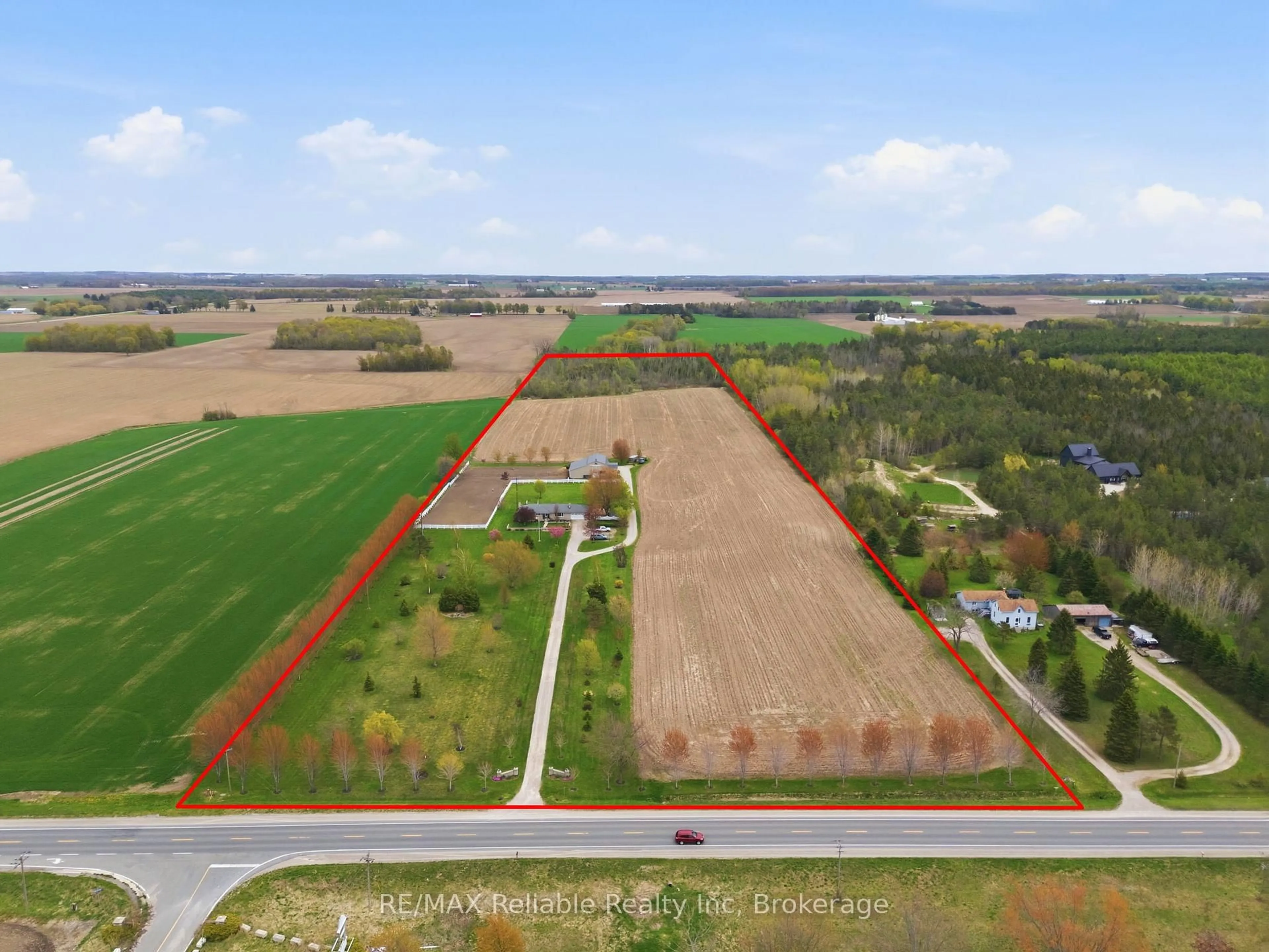 A pic from outside/outdoor area/front of a property/back of a property/a pic from drone, unknown for 79474 Bluewater Highway, Central Huron Ontario N7A 3X8