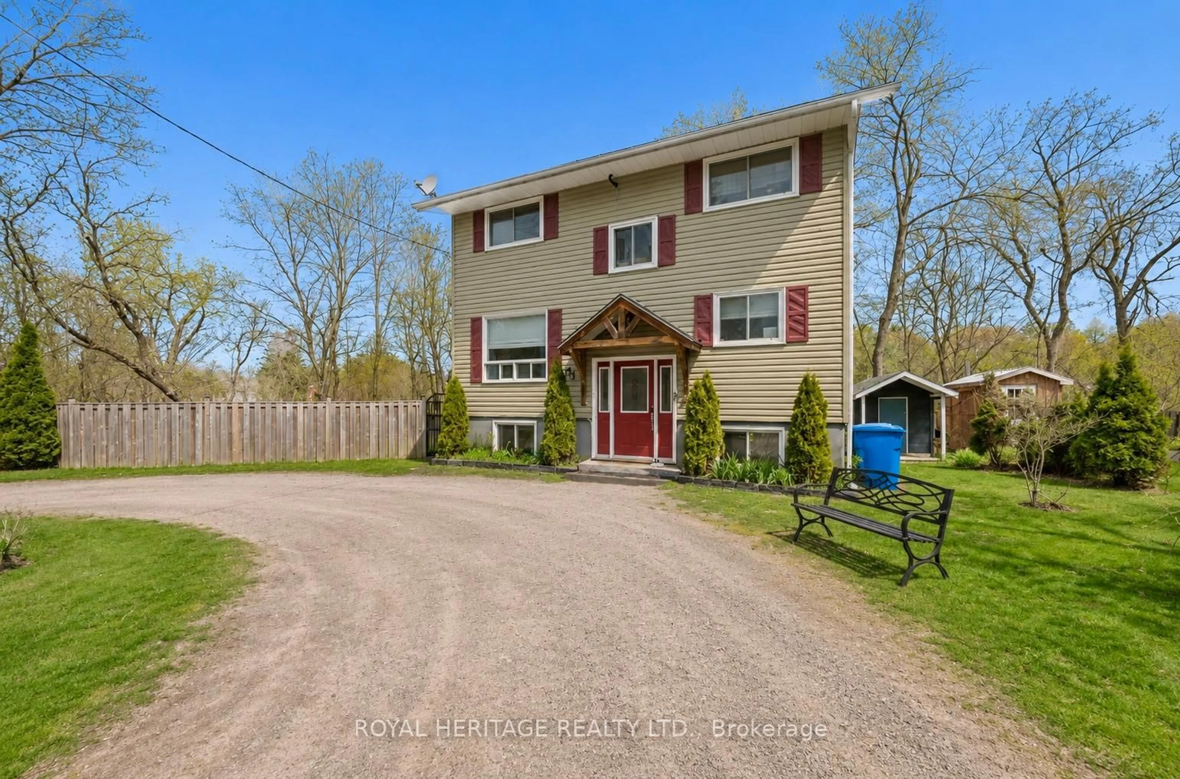 A pic from outside/outdoor area/front of a property/back of a property/a pic from drone, street for 51 Robert St, Bracebridge Ontario P1L 2B9