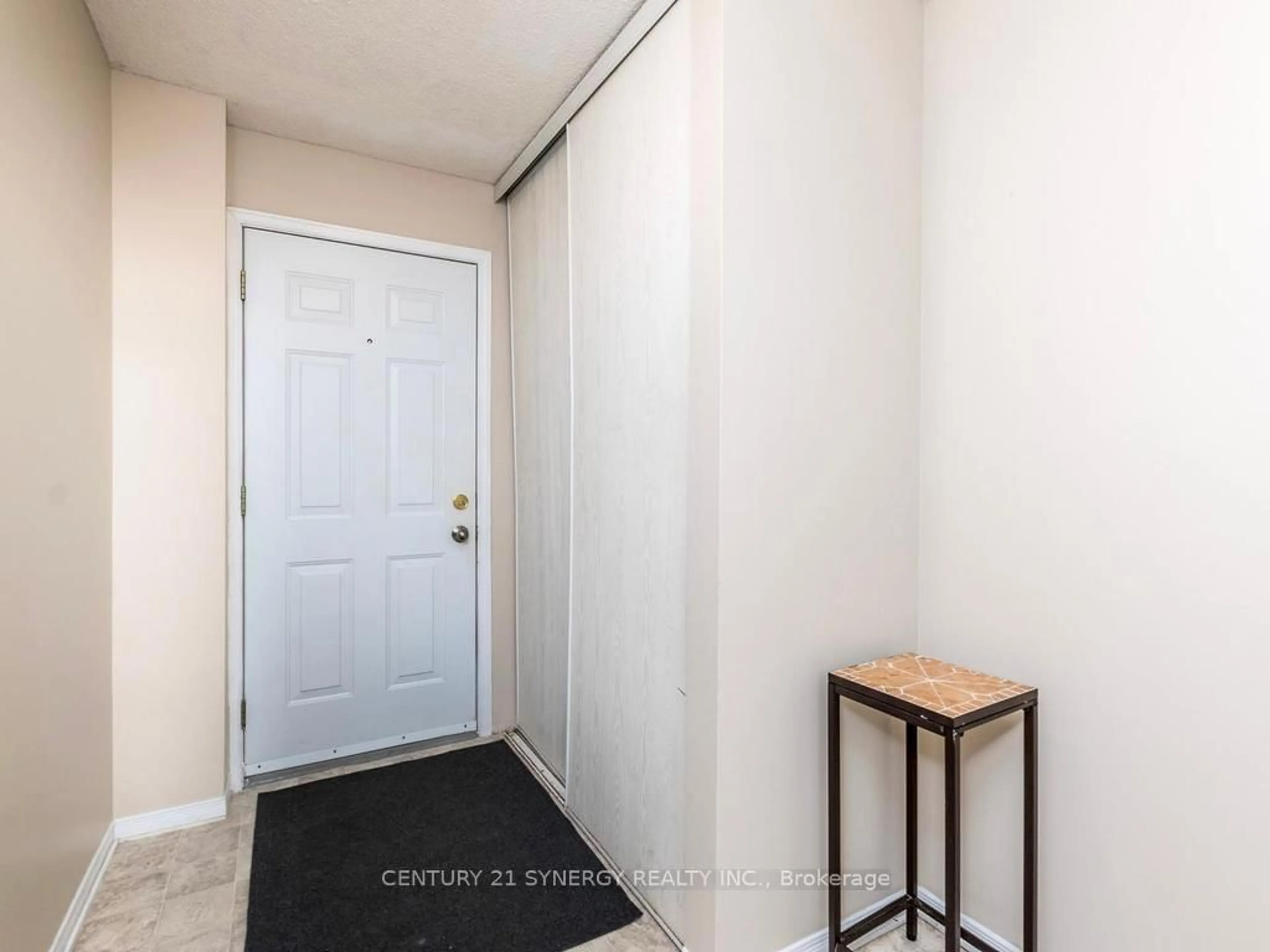 Indoor entryway for 2669 Southvale Cres #34, Ottawa Ontario K1B 4V2