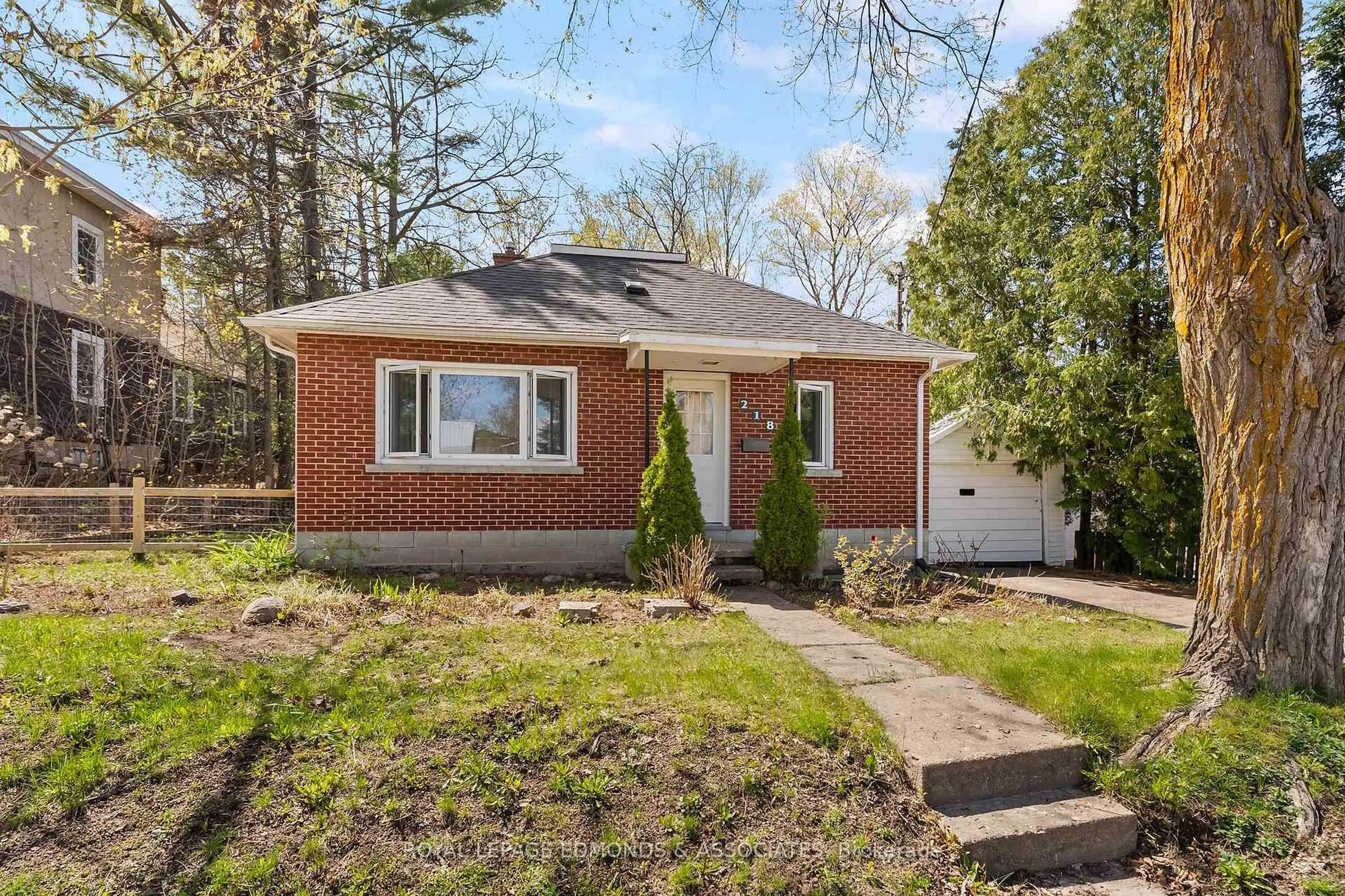 Home with brick exterior material, street for 218 Fraser St, Pembroke Ontario K8A 1X5