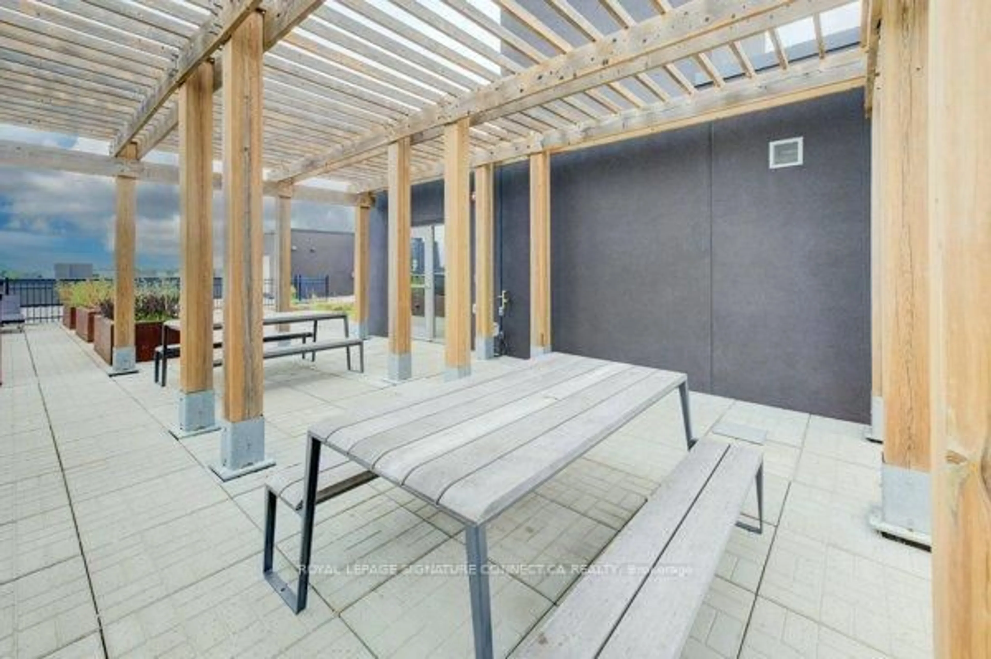 Patio, street for 250 Albert St #203, Waterloo Ontario N2L 0H5