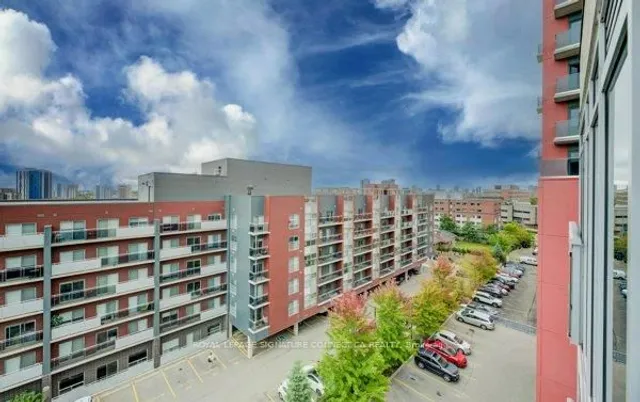 250 Albert St #203, Waterloo 5