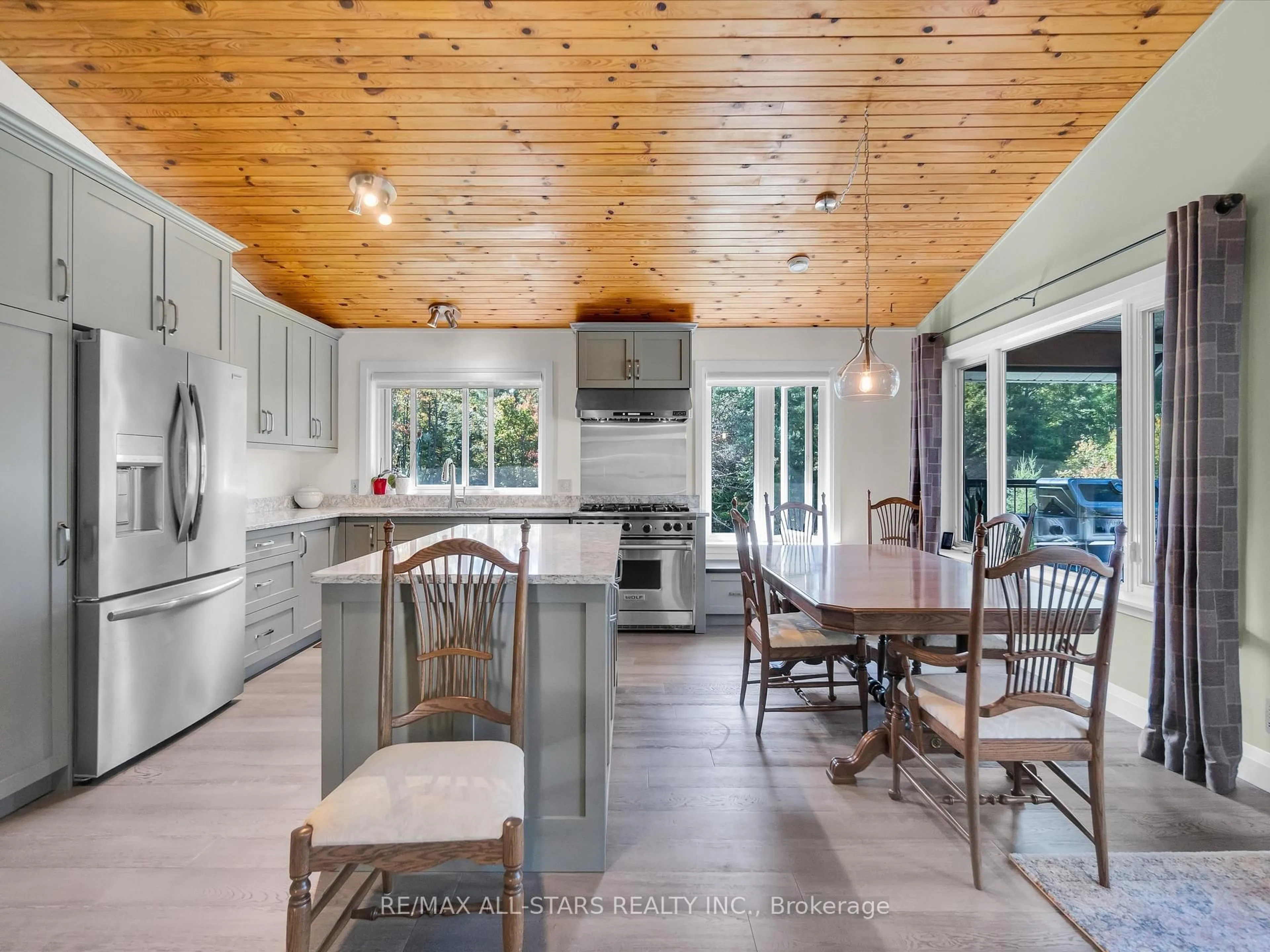 Open concept kitchen, ceramic/tile floor for 1435 Falkenburg Rd, Muskoka Lakes Ontario P1L 1X4