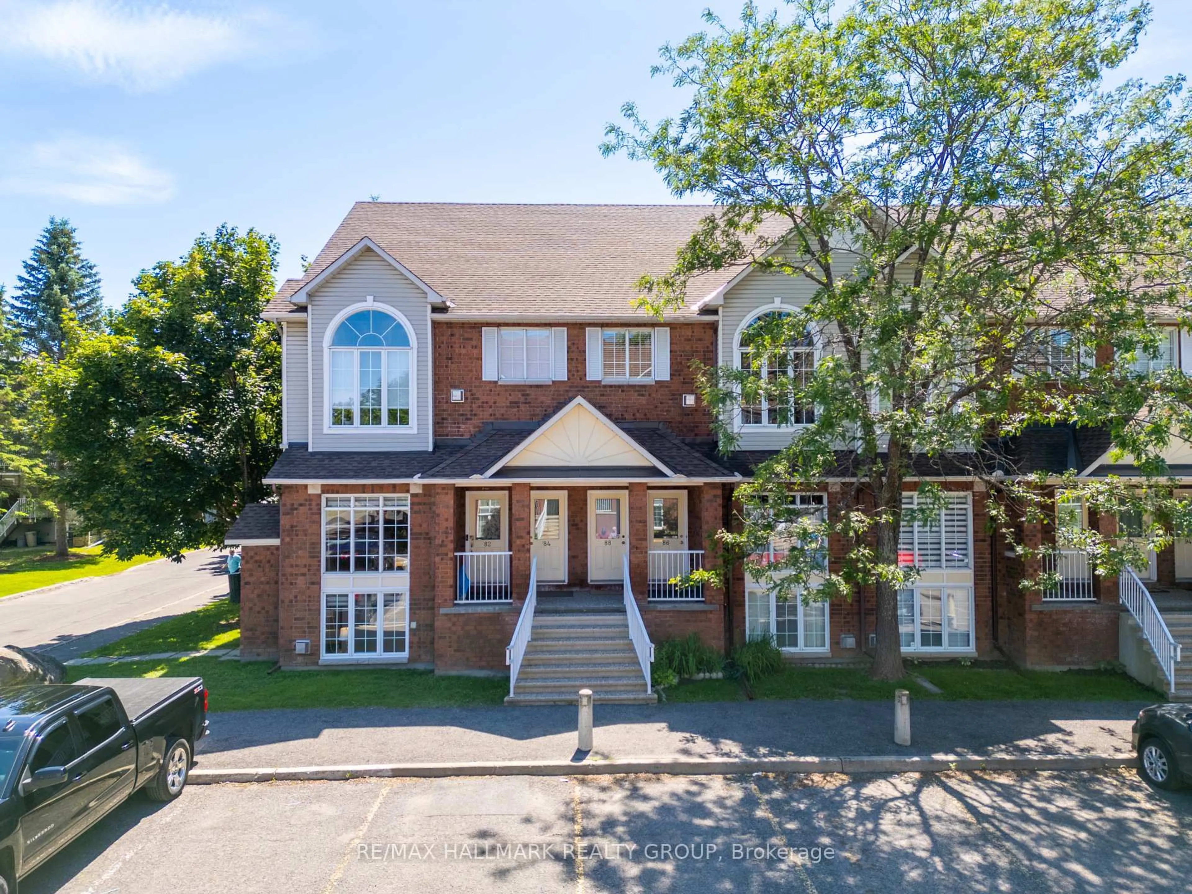 A pic from outside/outdoor area/front of a property/back of a property/a pic from drone, street for 82 Briston Private #1, Ottawa Ontario K1G 5P6