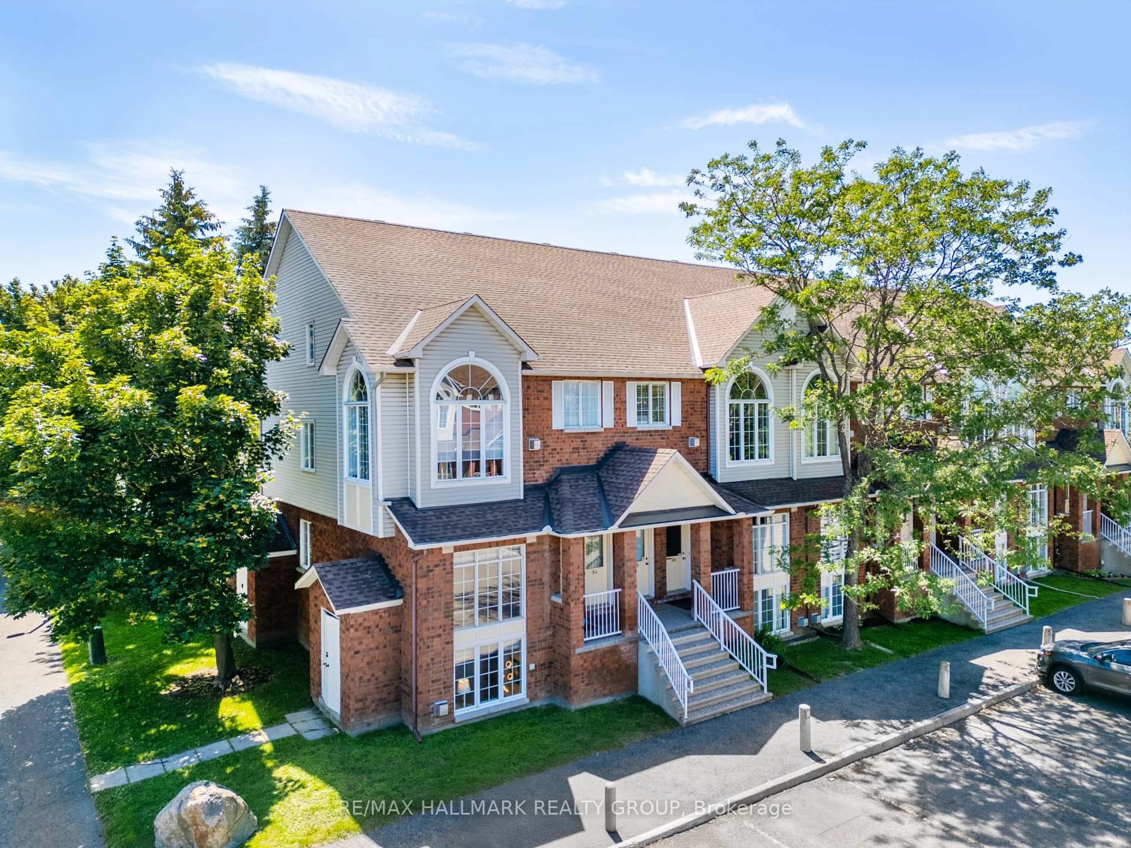 A pic from outside/outdoor area/front of a property/back of a property/a pic from drone, street for 82 Briston Private #1, Ottawa Ontario K1G 5P6