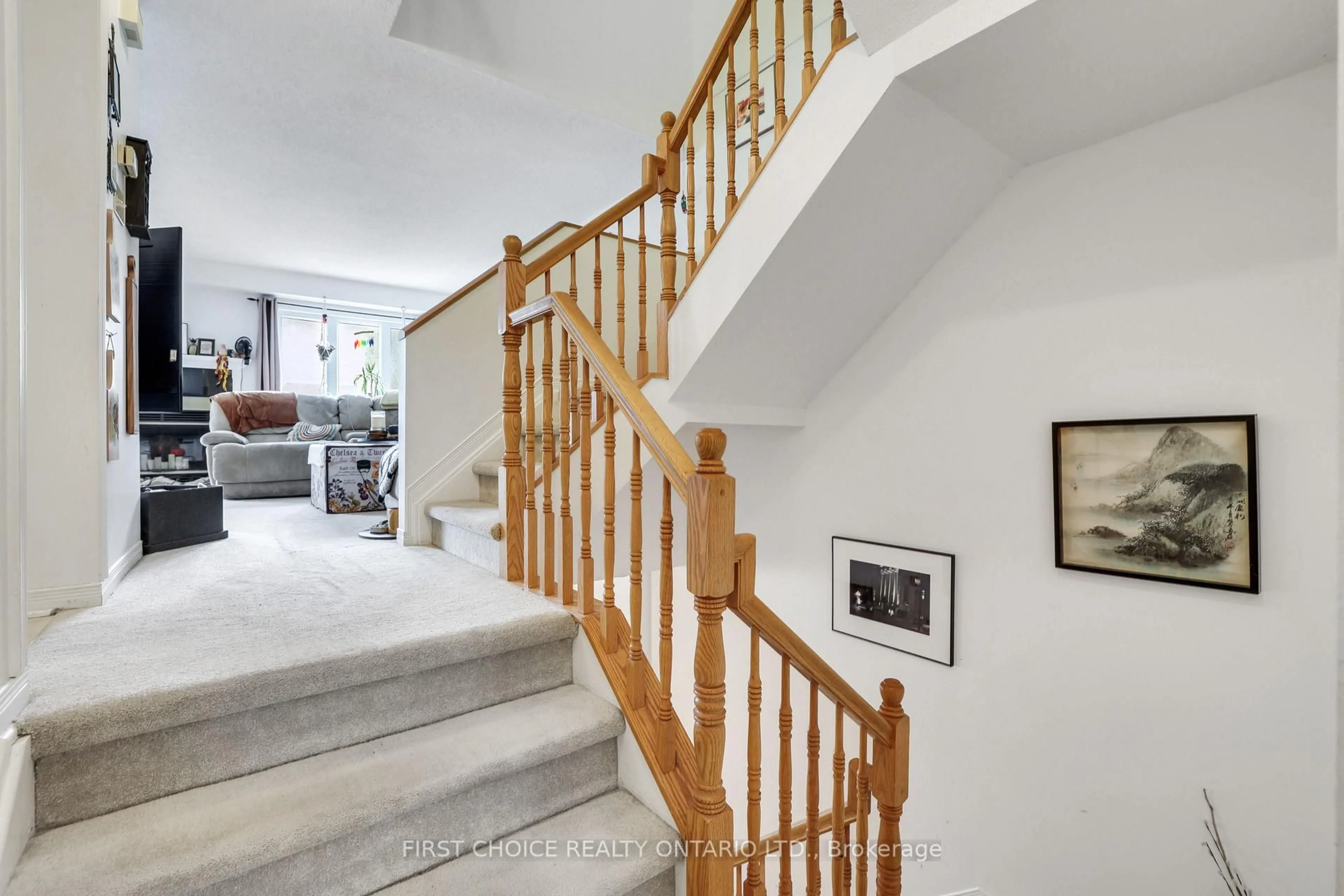 Stairs for 10 Maravista Dr, Ottawa Ontario K2J 2Z5
