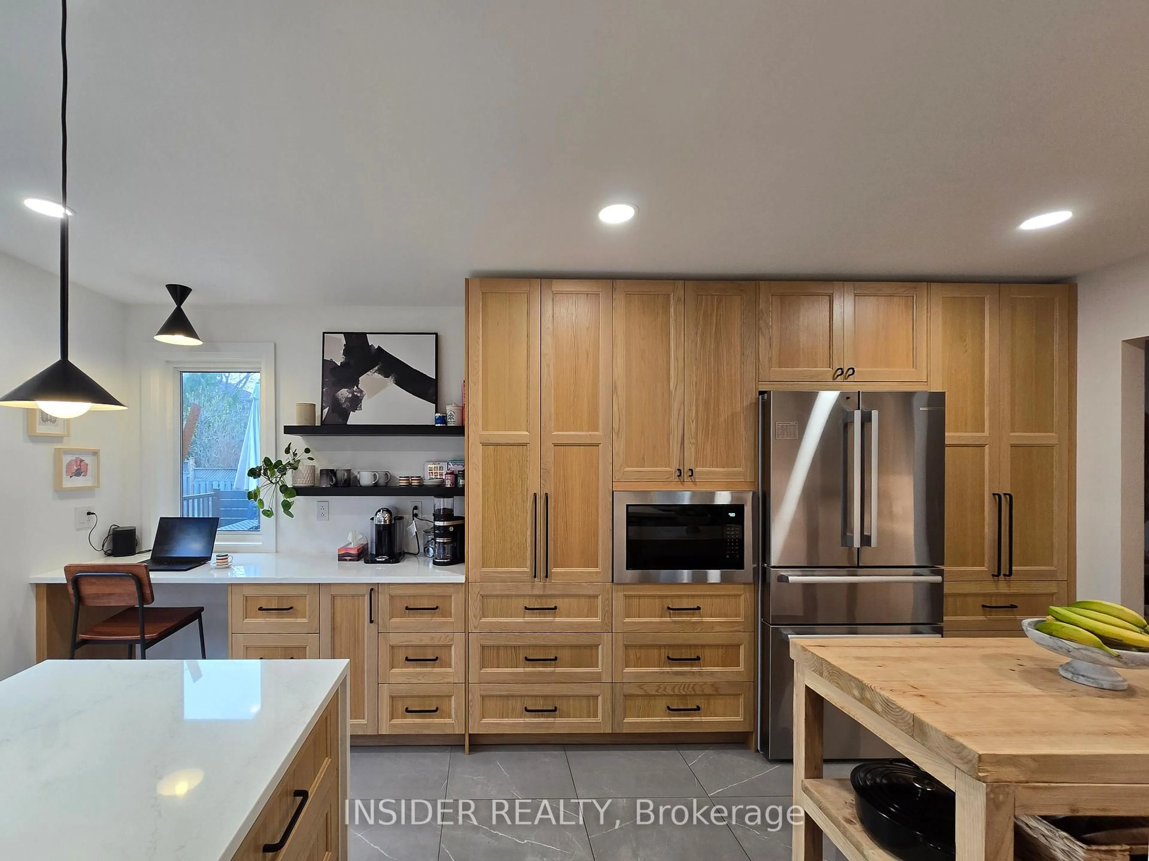 Contemporary kitchen, wood/laminate floor for 1165 Ashland Dr, Cobourg Ontario K9A 5S2