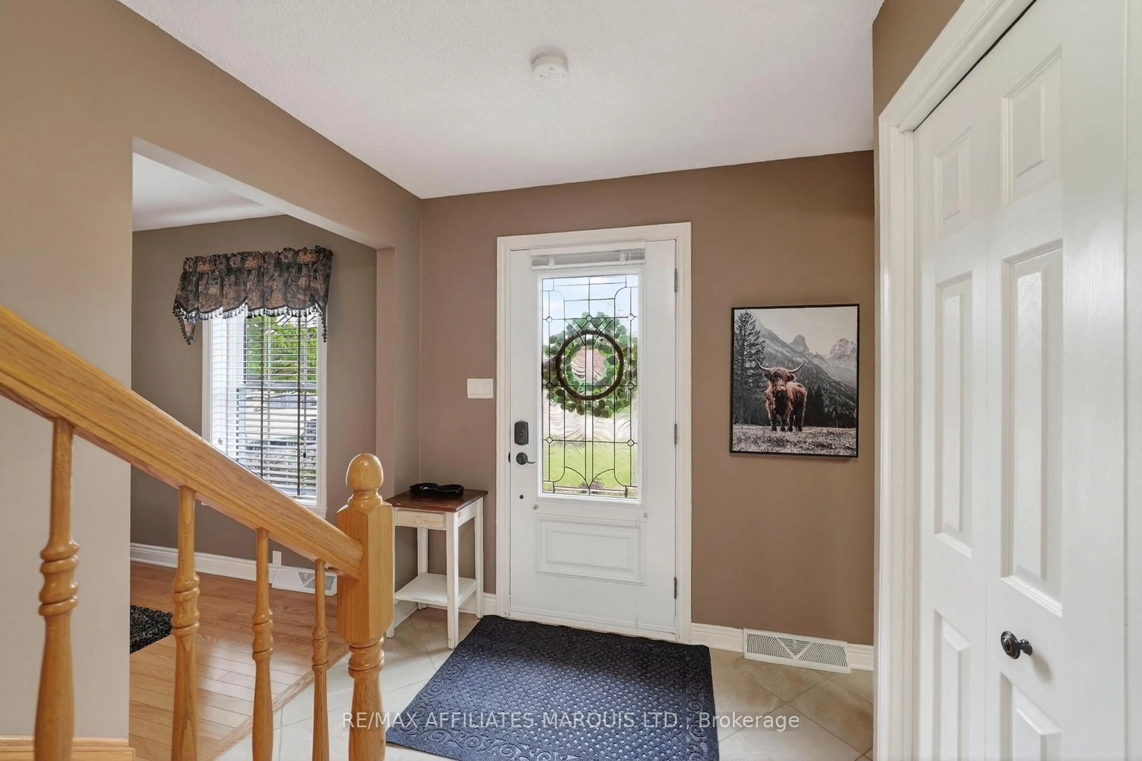 Indoor entryway for 1613 Blakely Dr, Cornwall Ontario K6J 5K5