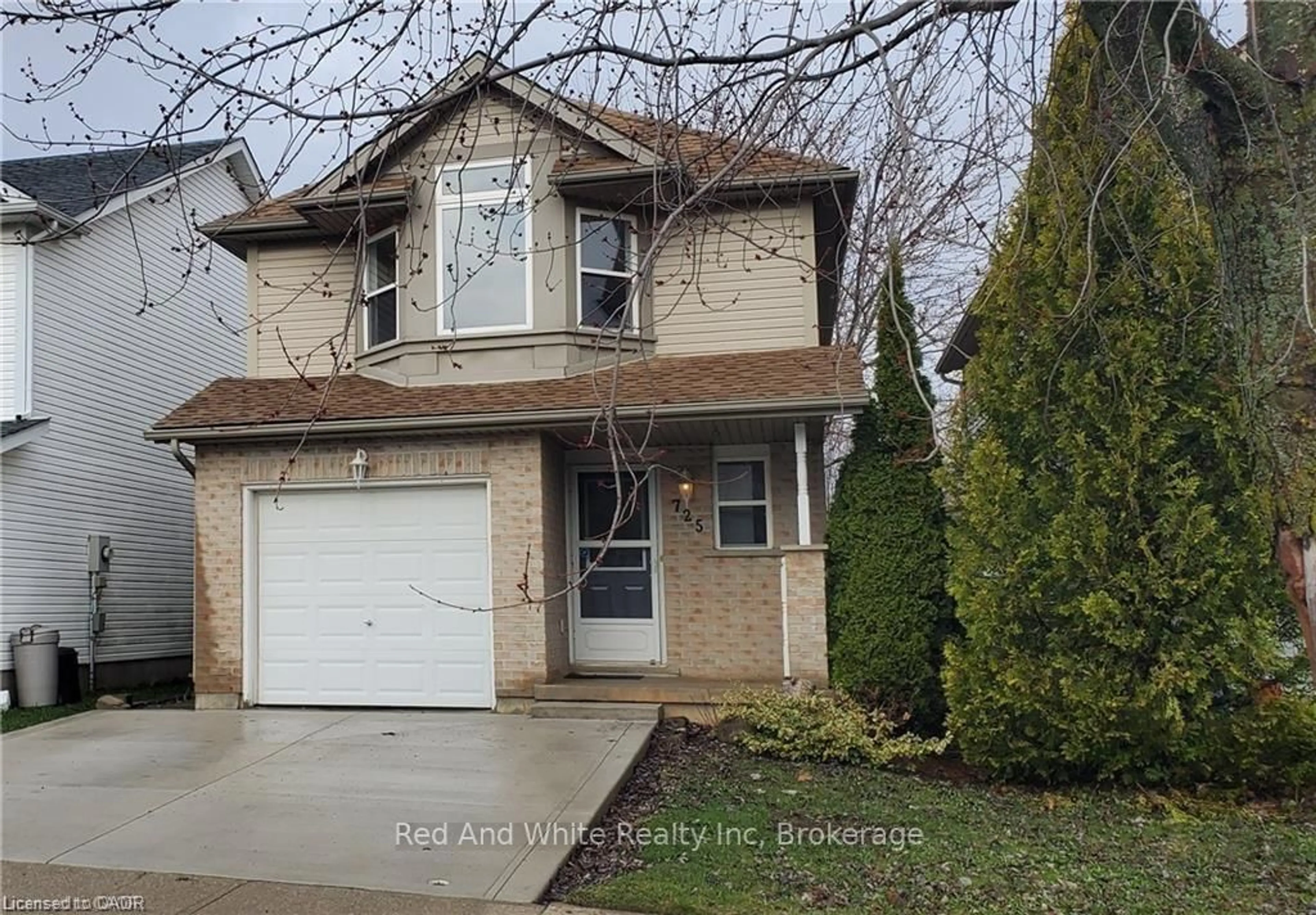Home with vinyl exterior material, street for 725 Paris Blvd, Waterloo Ontario N2T 2X9
