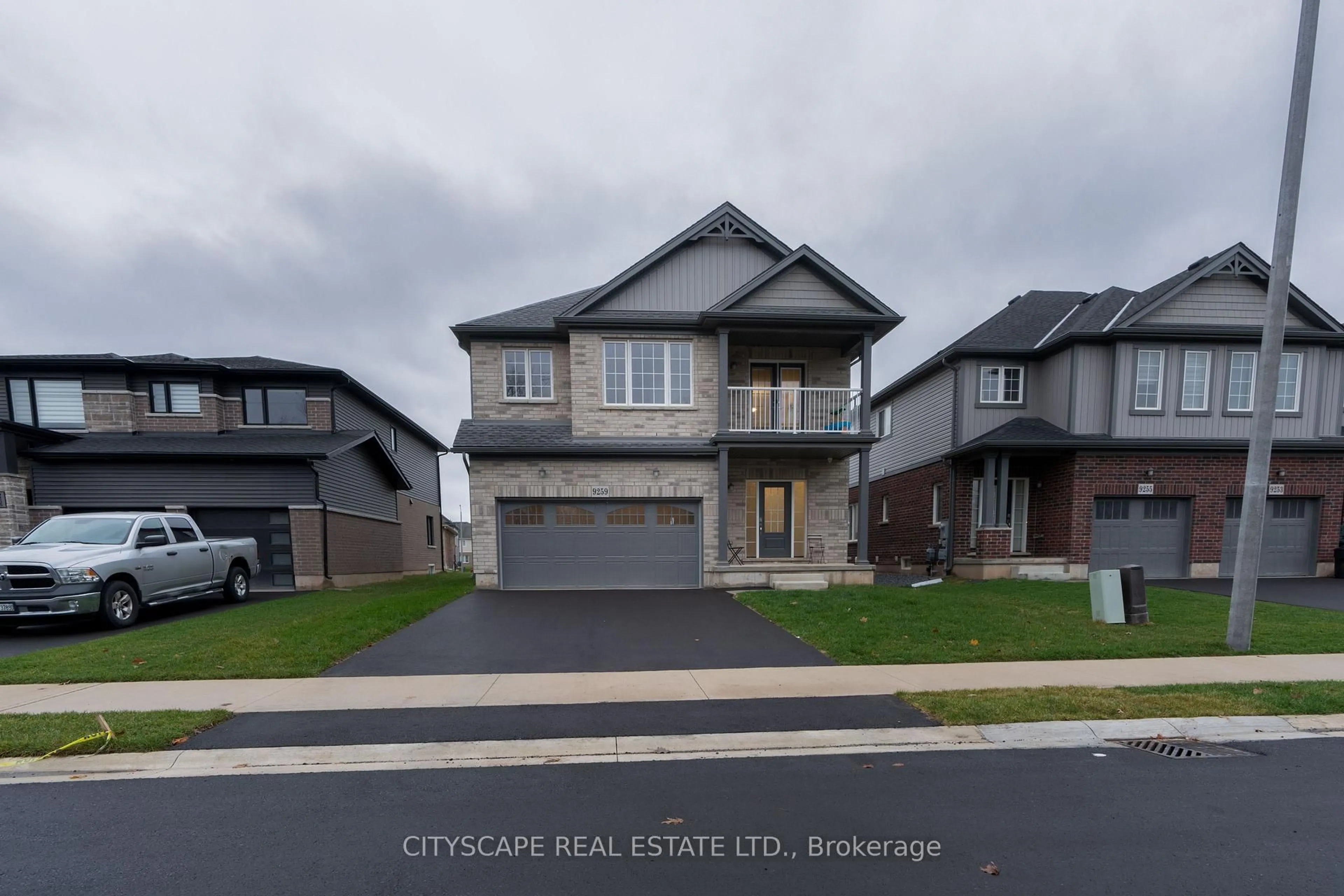 Unknown for 9259 White Oak Ave, Niagara Falls Ontario L2G 3P6