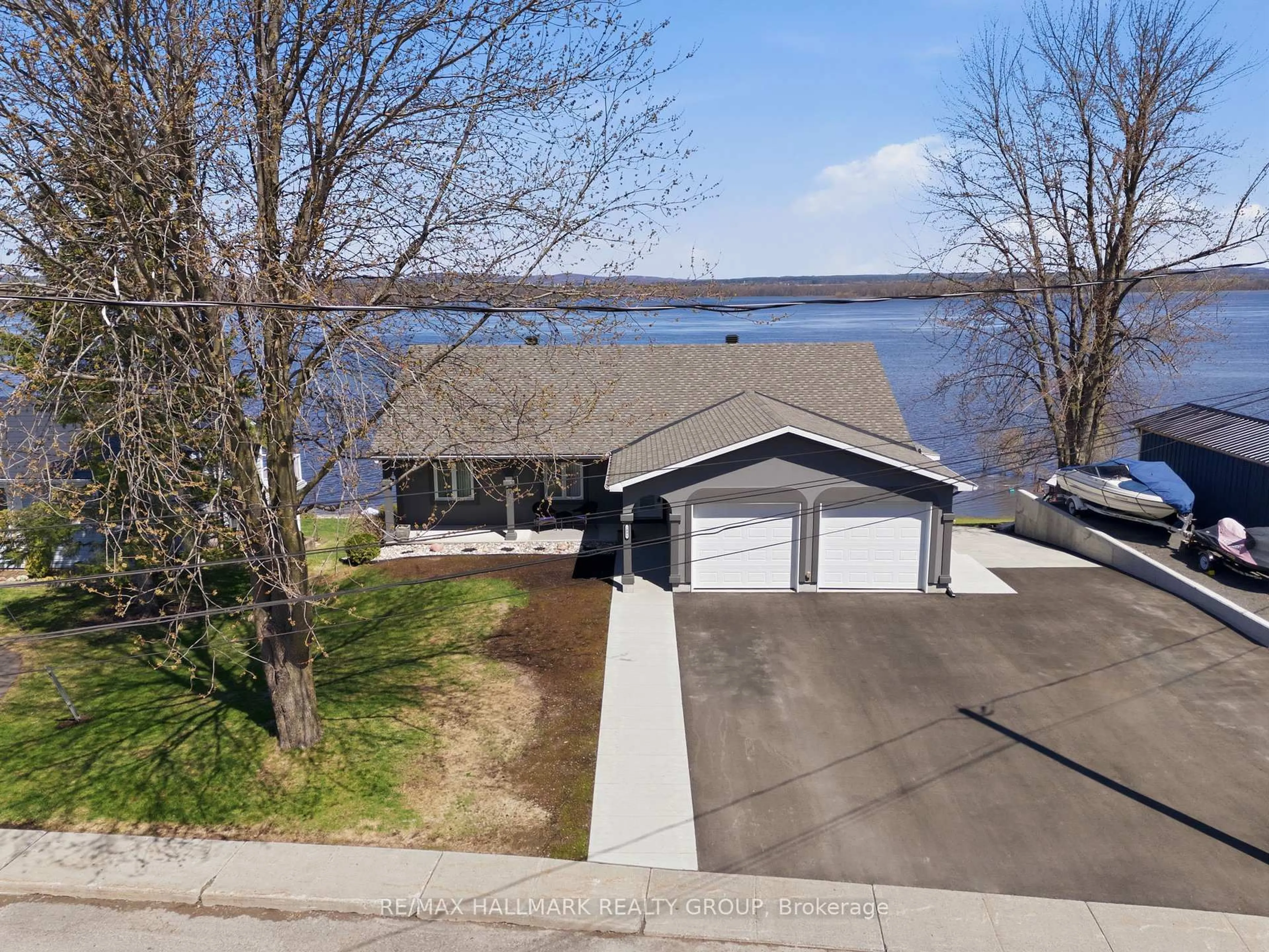 A pic from outside/outdoor area/front of a property/back of a property/a pic from drone, water/lake/river/ocean view for 2981 PRINCIPALE St, Alfred and Plantagenet Ontario K0A 3K0