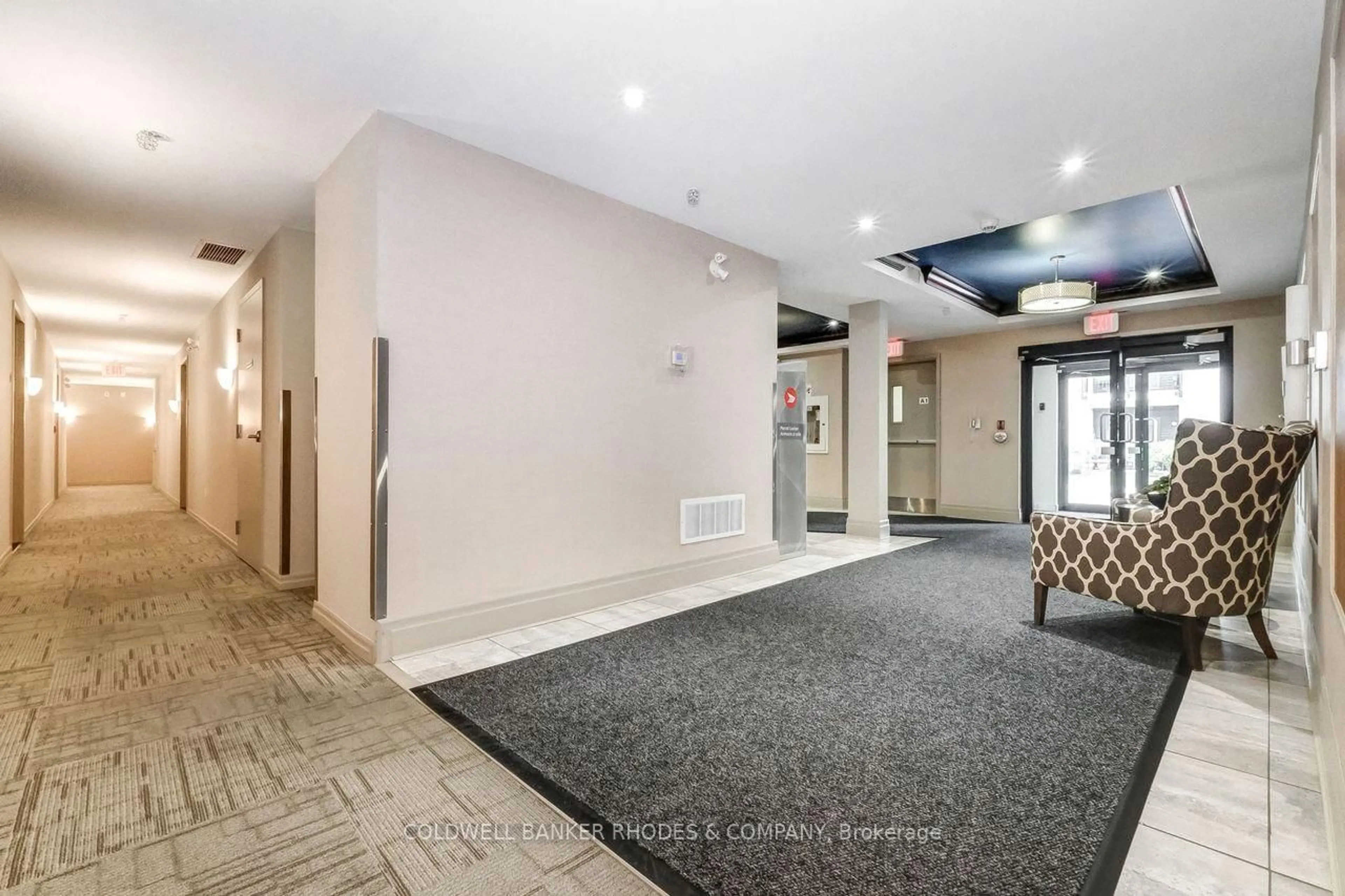 Indoor foyer for 225 WINTERFELL Private #303, Ottawa Ontario K1G 4J1