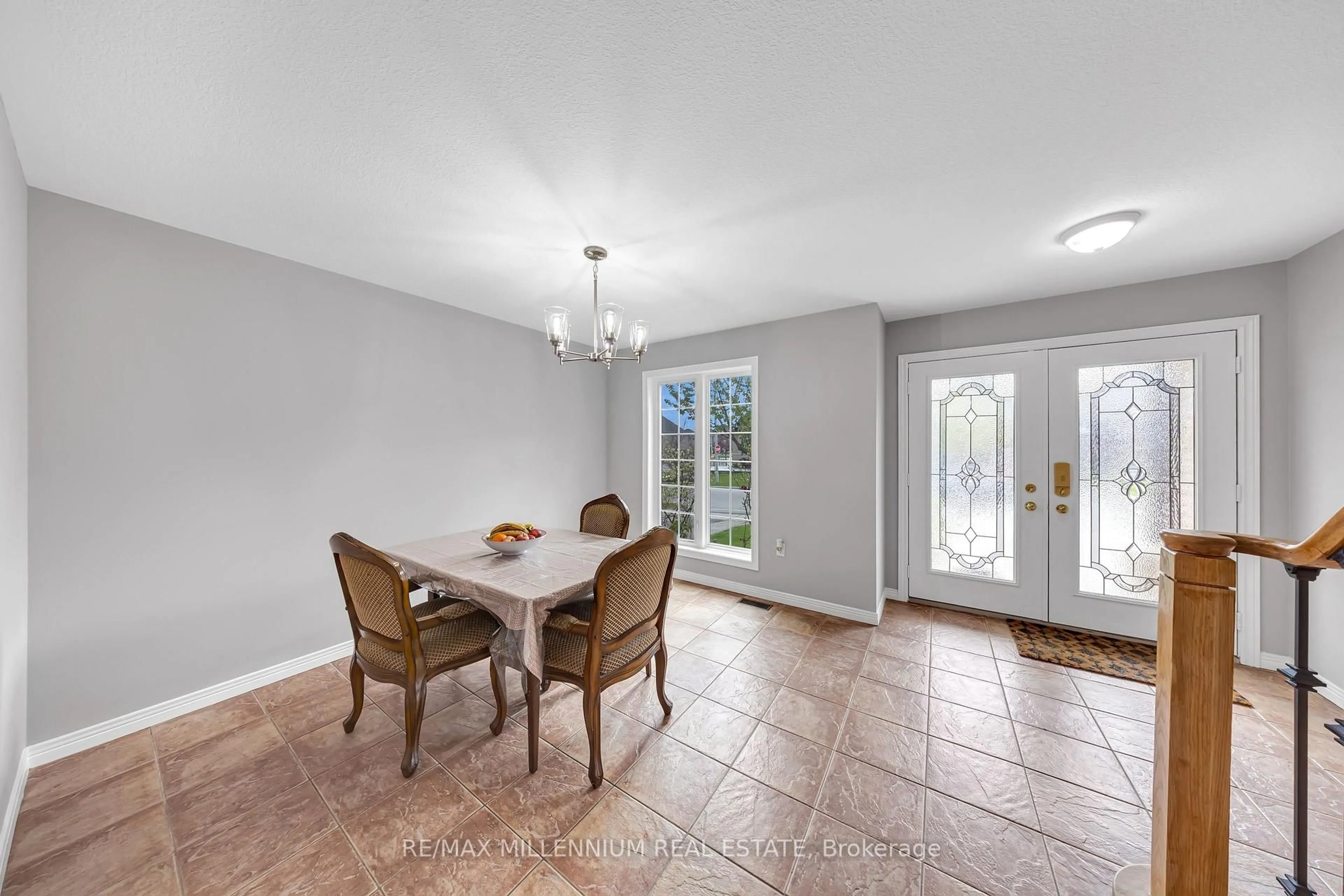 Dining room, ceramic/tile floor for 8 Bates Ave, Hamilton Ontario L0R 1P0