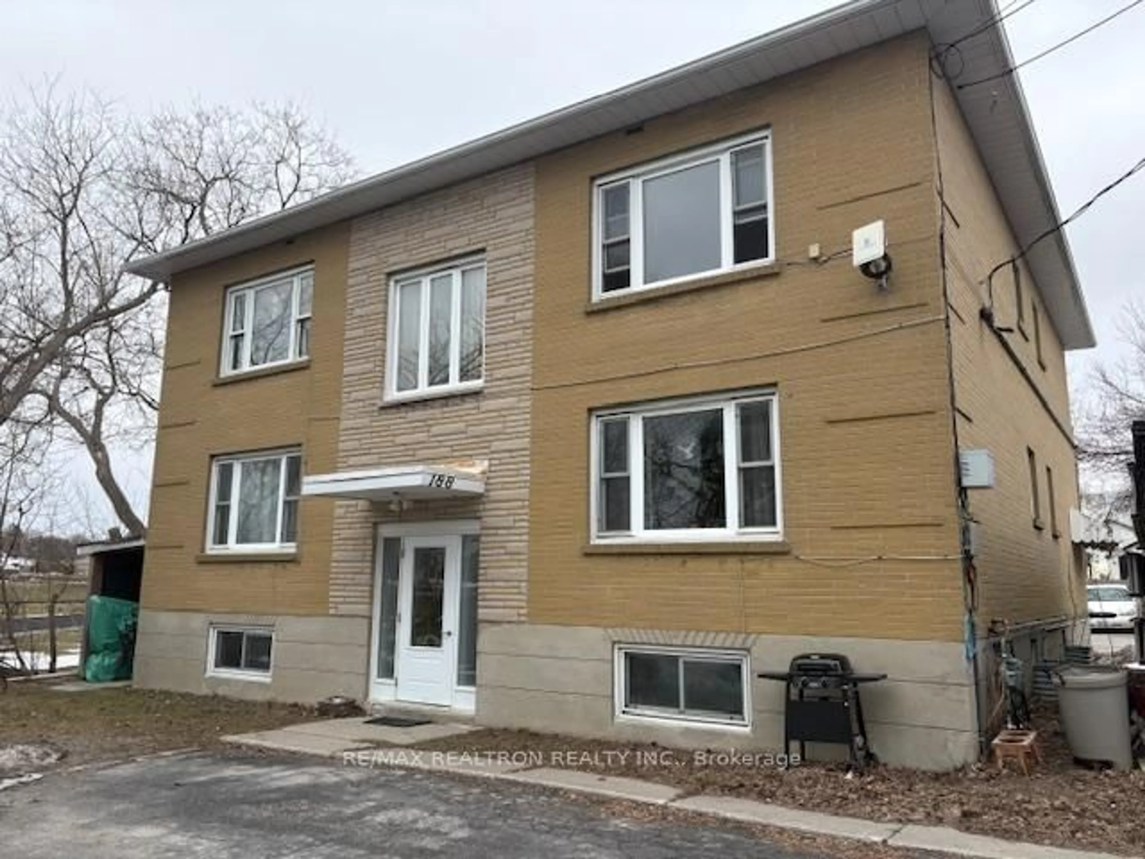 Home with brick exterior material, building for 188 Henry St, Quinte West Ontario K8V 5L3