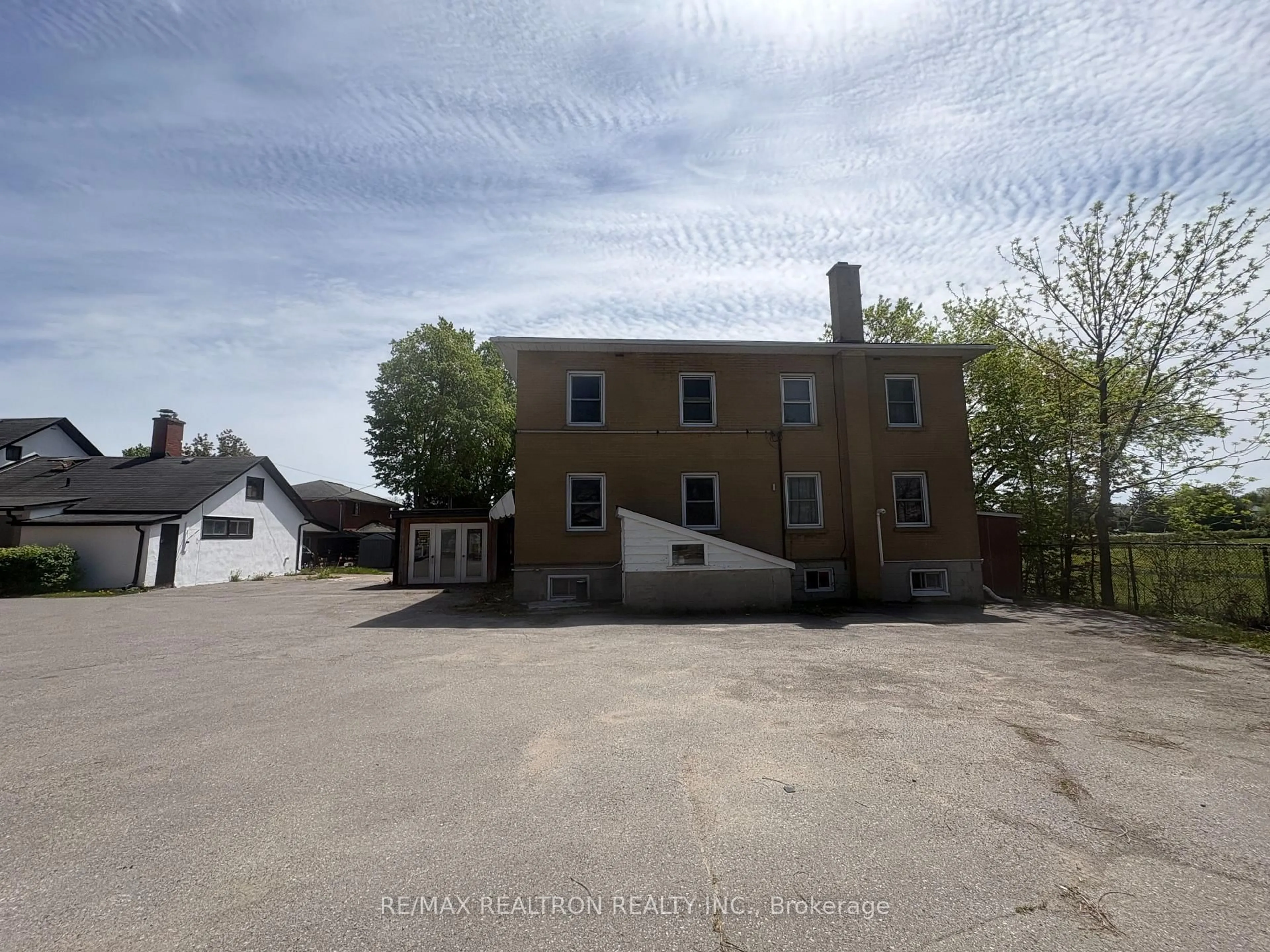 A pic from outside/outdoor area/front of a property/back of a property/a pic from drone, building for 188 Henry St, Quinte West Ontario K8V 5L3