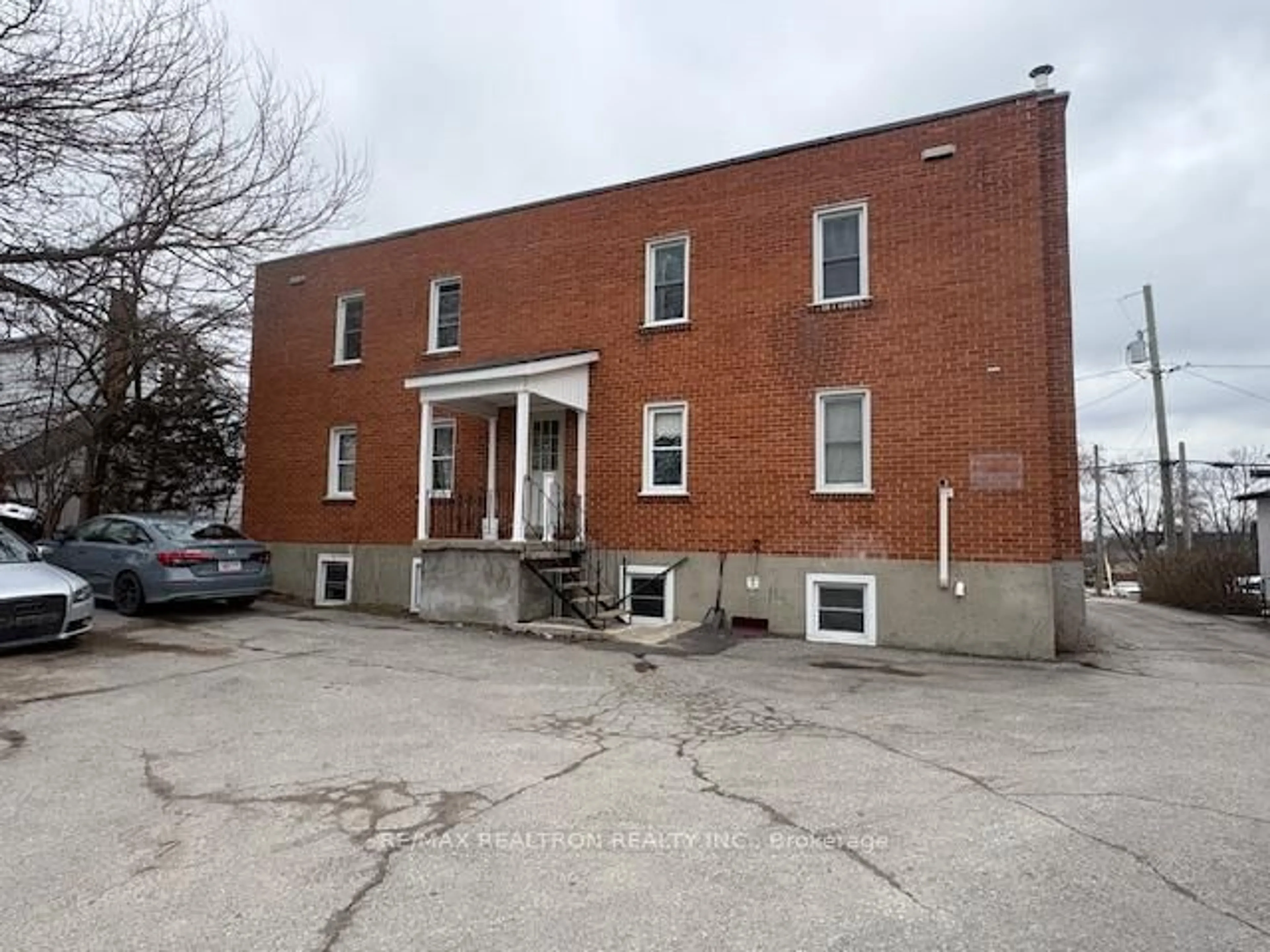 Unknown for 28 Mccoll St, Quinte West Ontario K8V 5L3