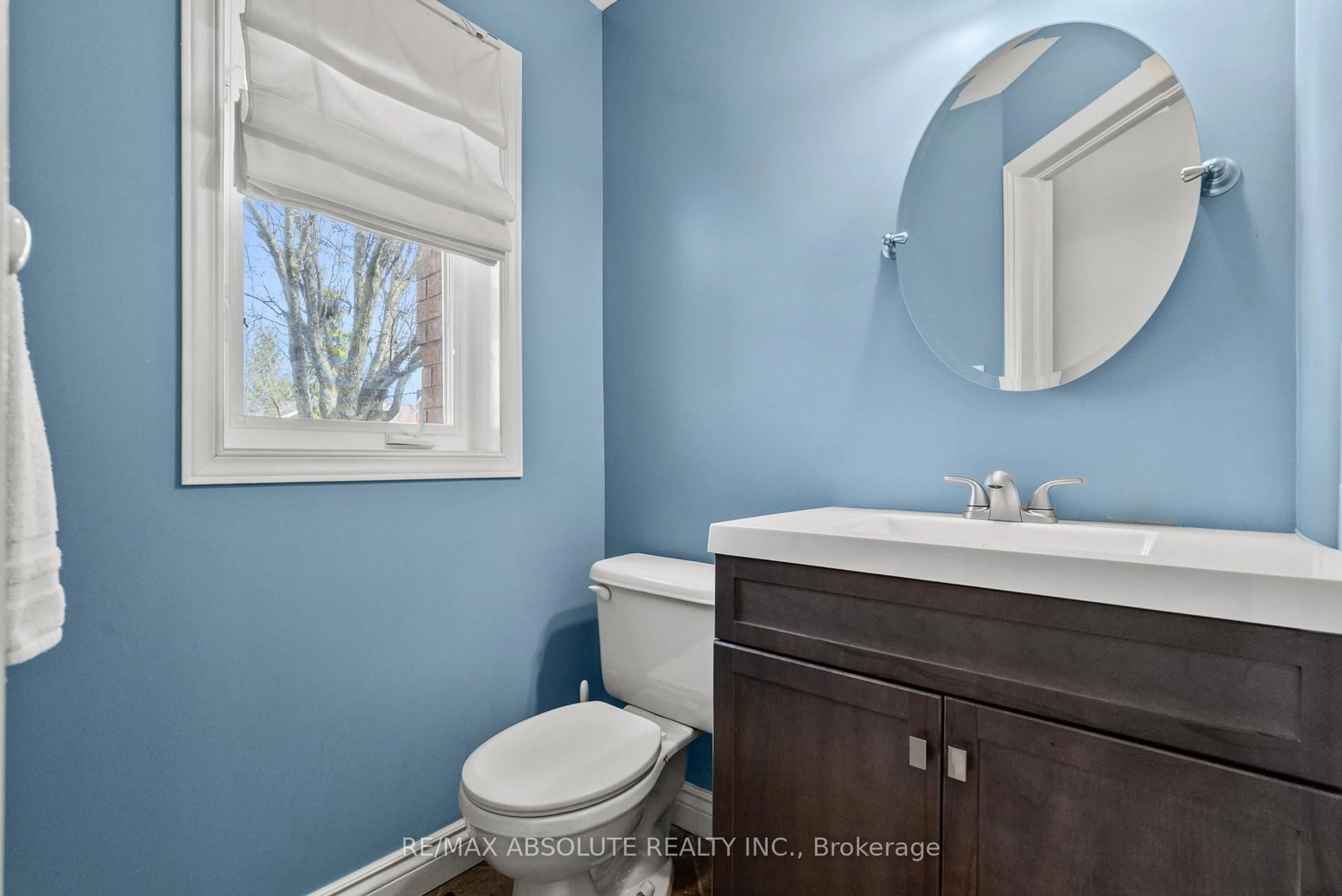 Standard bathroom, ceramic/tile floor for 4199 Owl Valley Dr, Ottawa Ontario K1V 1L9