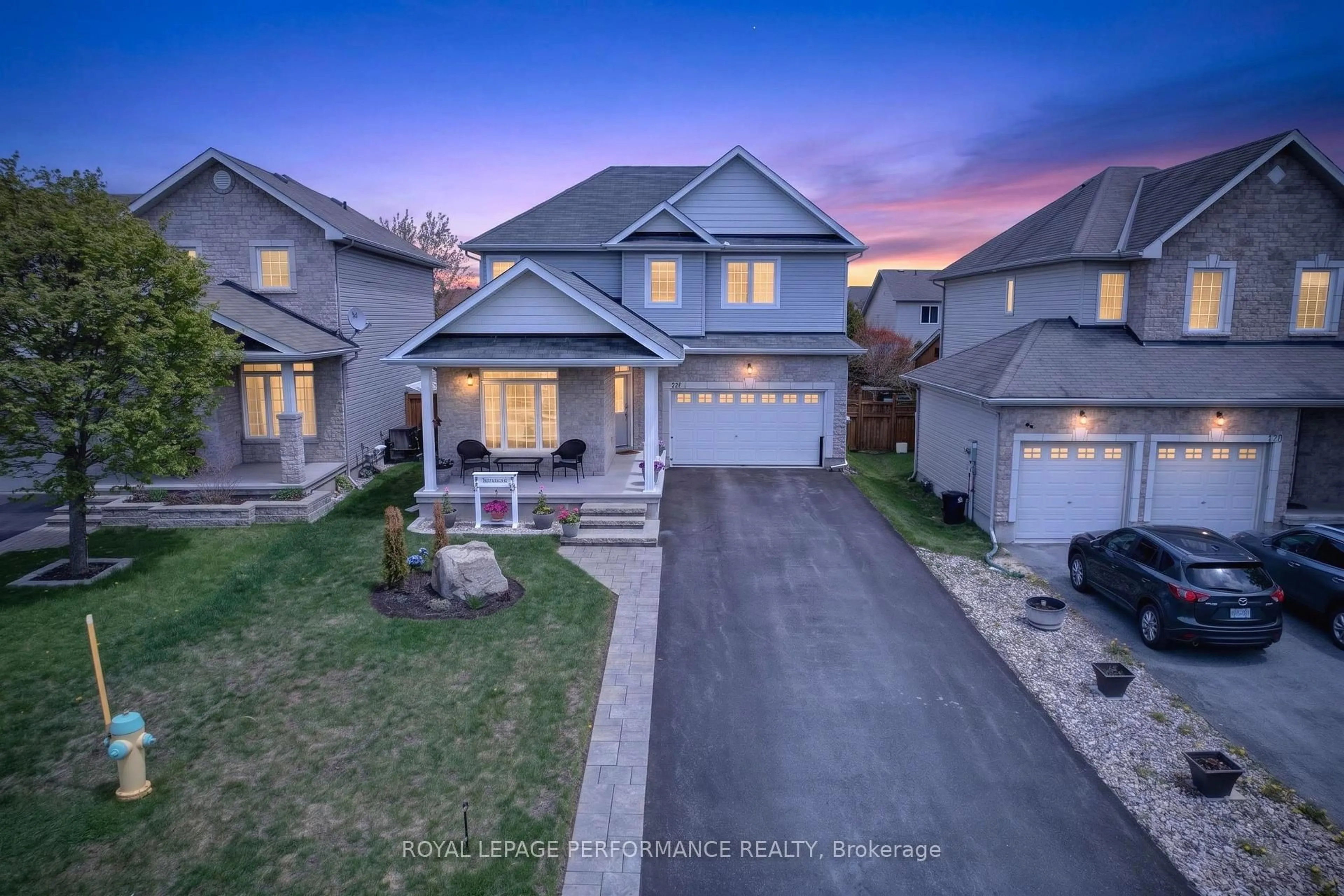 A pic from outside/outdoor area/front of a property/back of a property/a pic from drone, street for 112 Jade St, Clarence-Rockland Ontario K4K 0C8