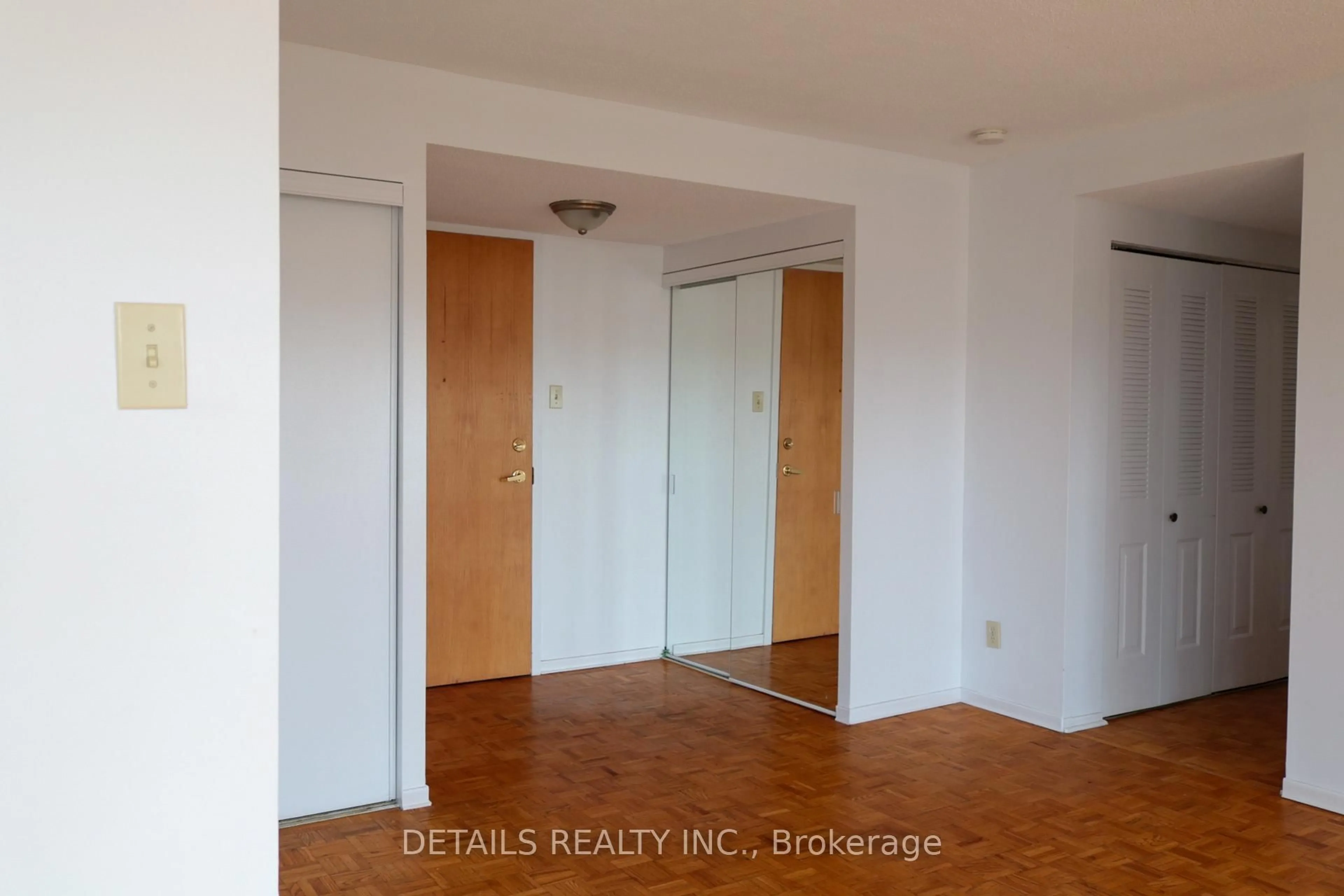 Unknown for 2760 Carousel Cres #1009, Ottawa Ontario K1T 2N4