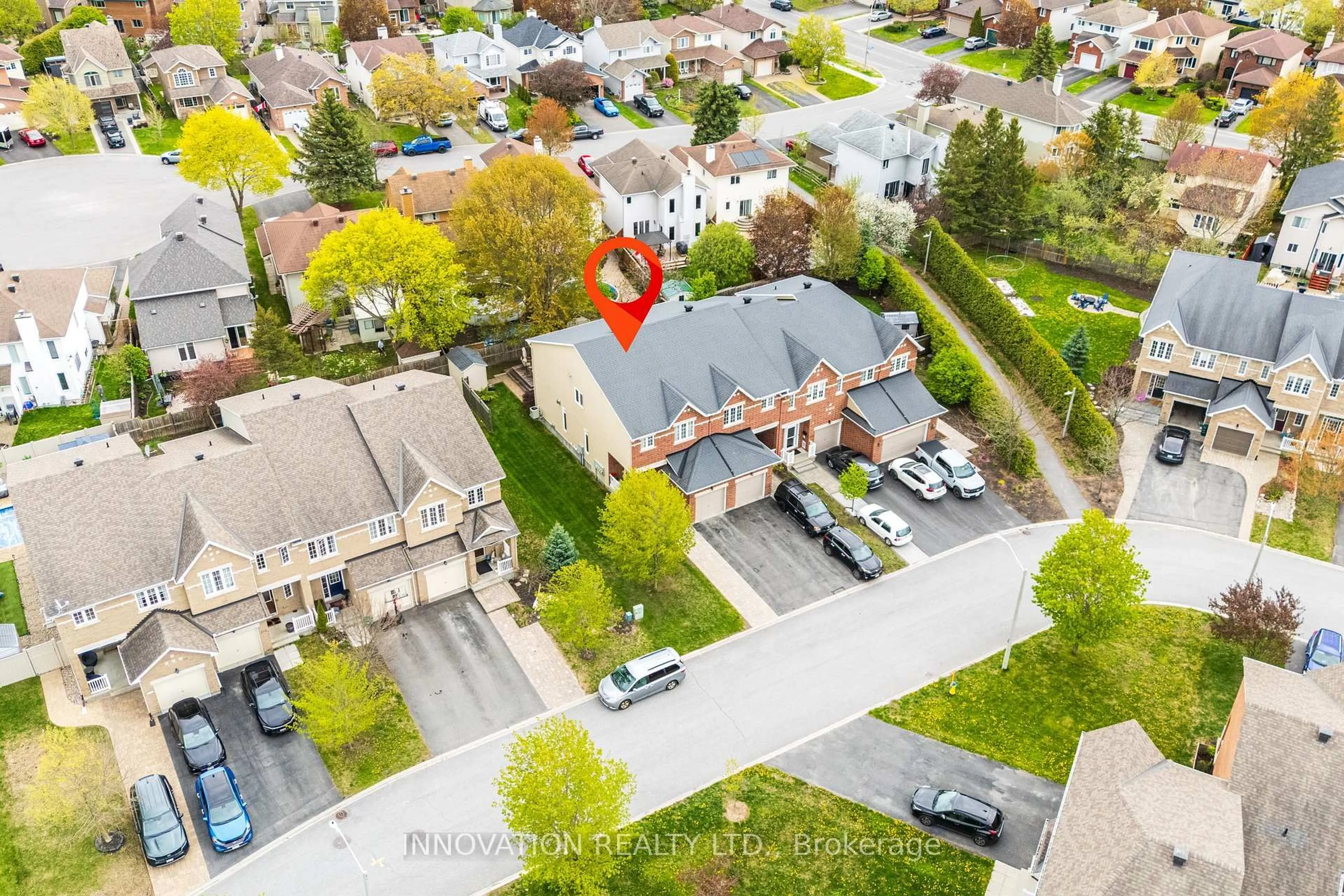 A pic from outside/outdoor area/front of a property/back of a property/a pic from drone, street for 372 Kingbrook Dr, Ottawa Ontario K2M 0G2