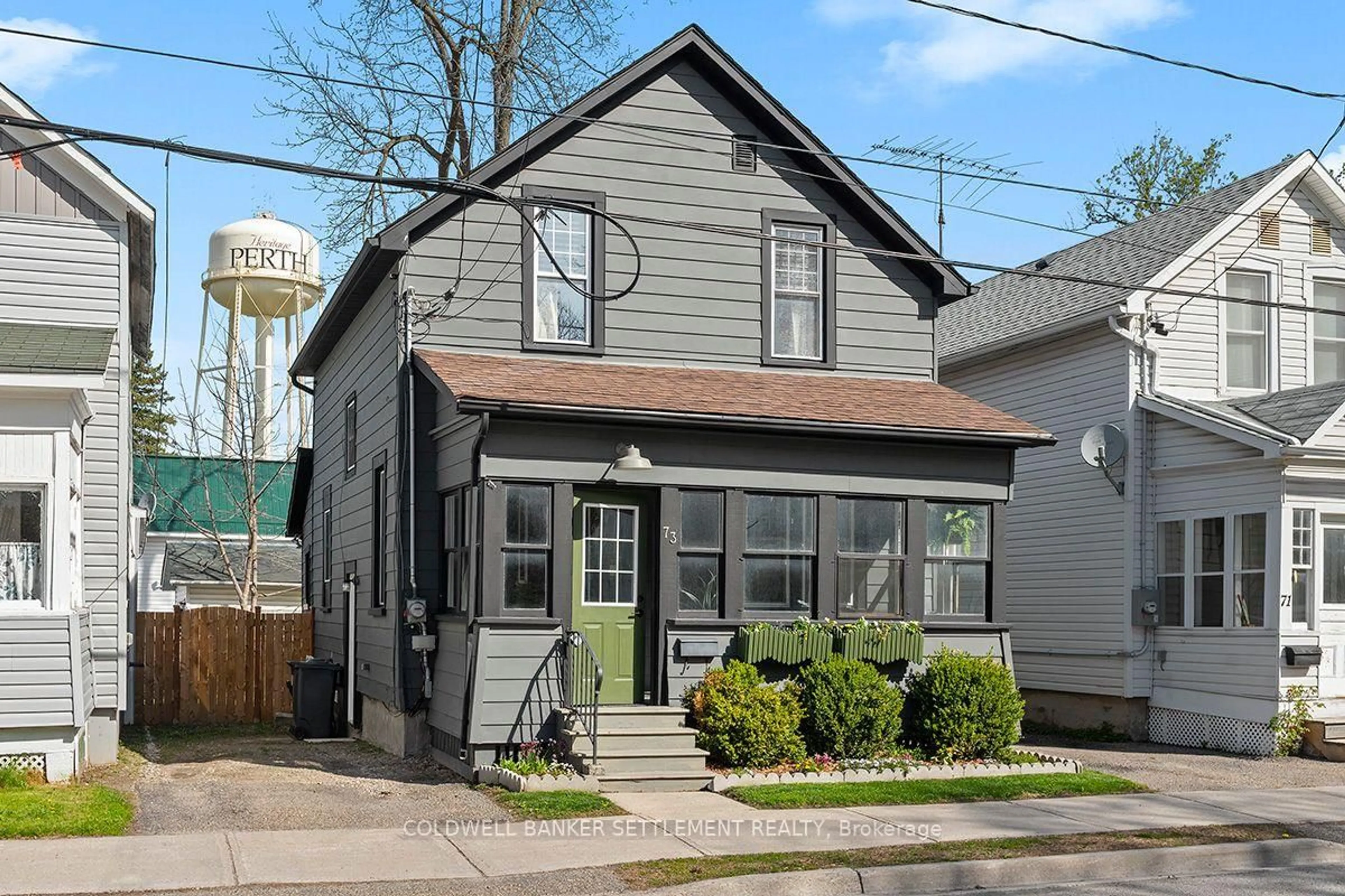 Home with vinyl exterior material, street for 73 Craig St, Perth Ontario K7H 1Y6