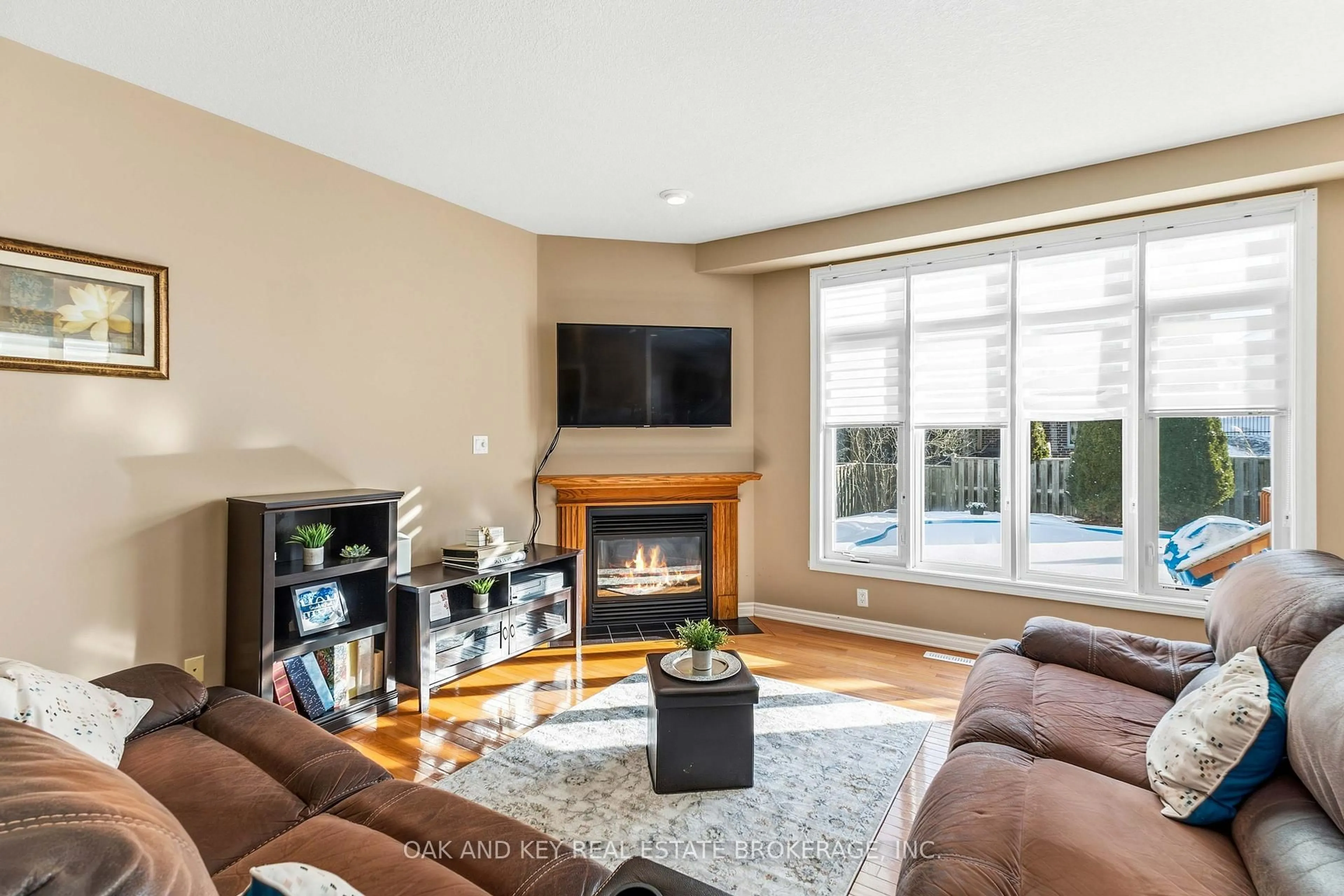 Living room with furniture, unknown for 2180 Lilac Ave, London South Ontario N6K 5C5