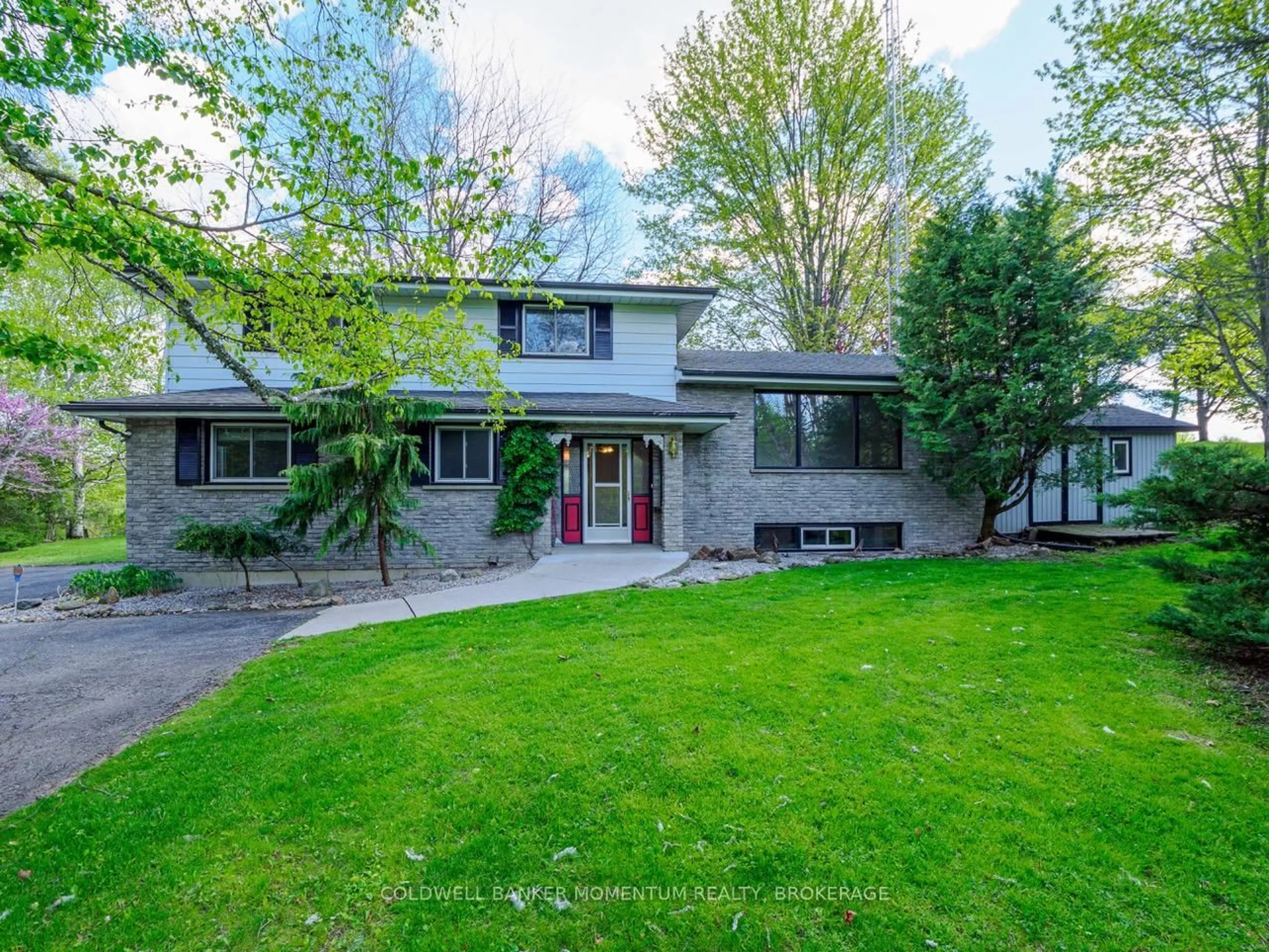 A pic from outside/outdoor area/front of a property/back of a property/a pic from drone, street for 1018 Conc 14 Townsend Concession, Norfolk Ontario N3Y 4K3