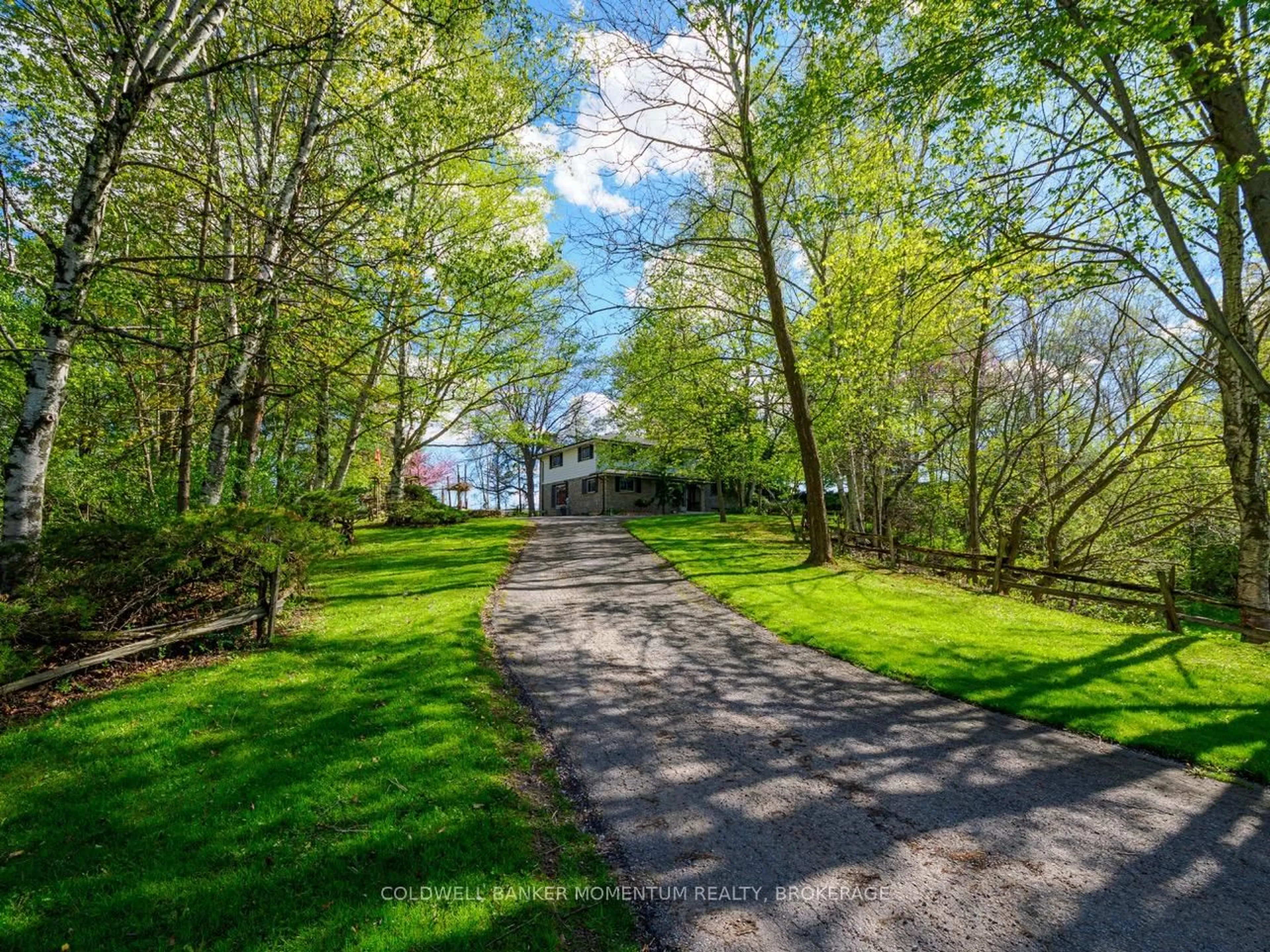 A pic from outside/outdoor area/front of a property/back of a property/a pic from drone, unknown for 1018 Conc 14 Townsend Concession, Norfolk Ontario N3Y 4K3