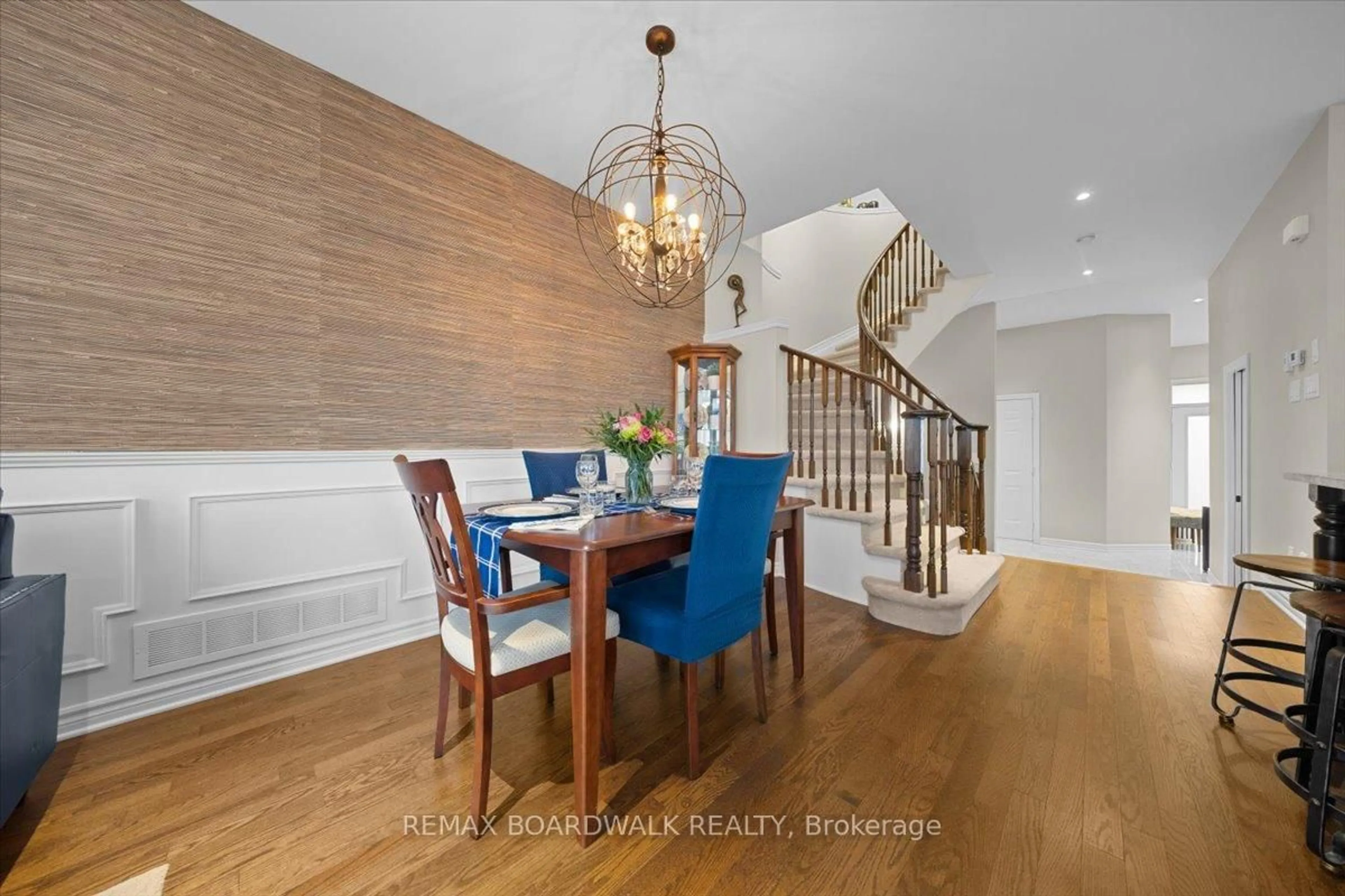 Dining room, wood/laminate floor for 638 GUERNSEY Pl, Ottawa Ontario K4M 0E2