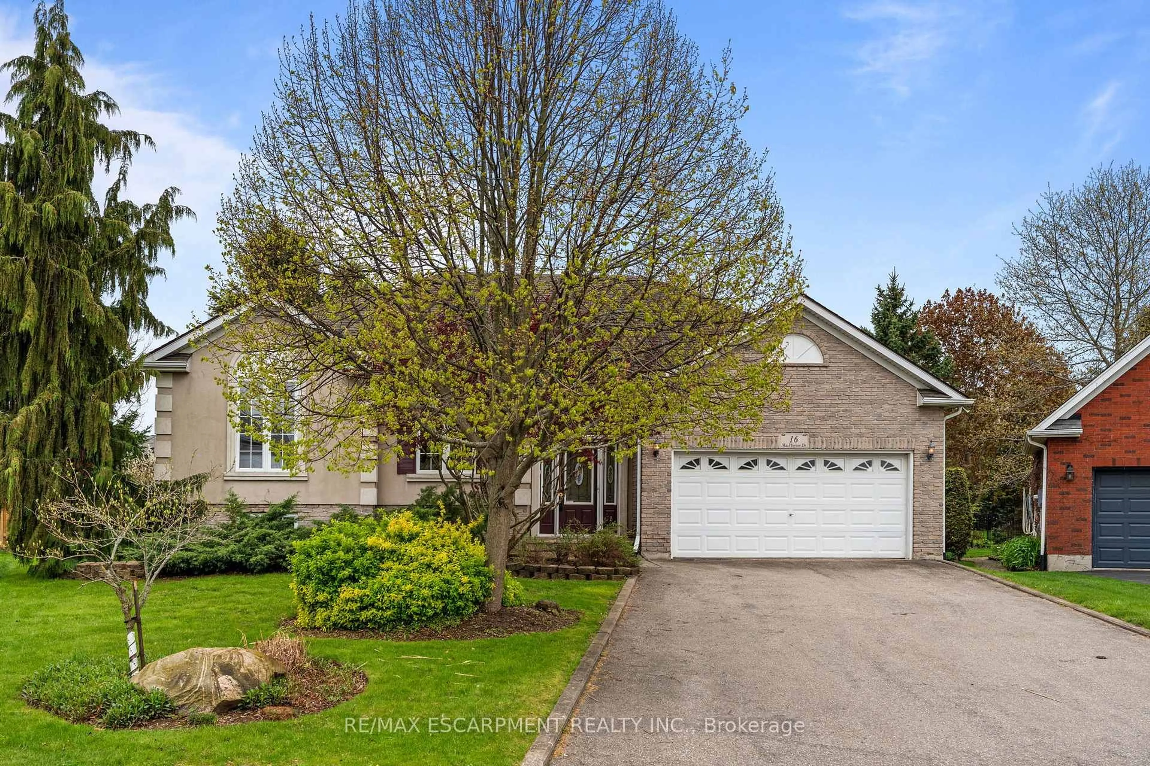 Unknown for 16 Macpherson Dr, Brant Ontario N3L 4B6