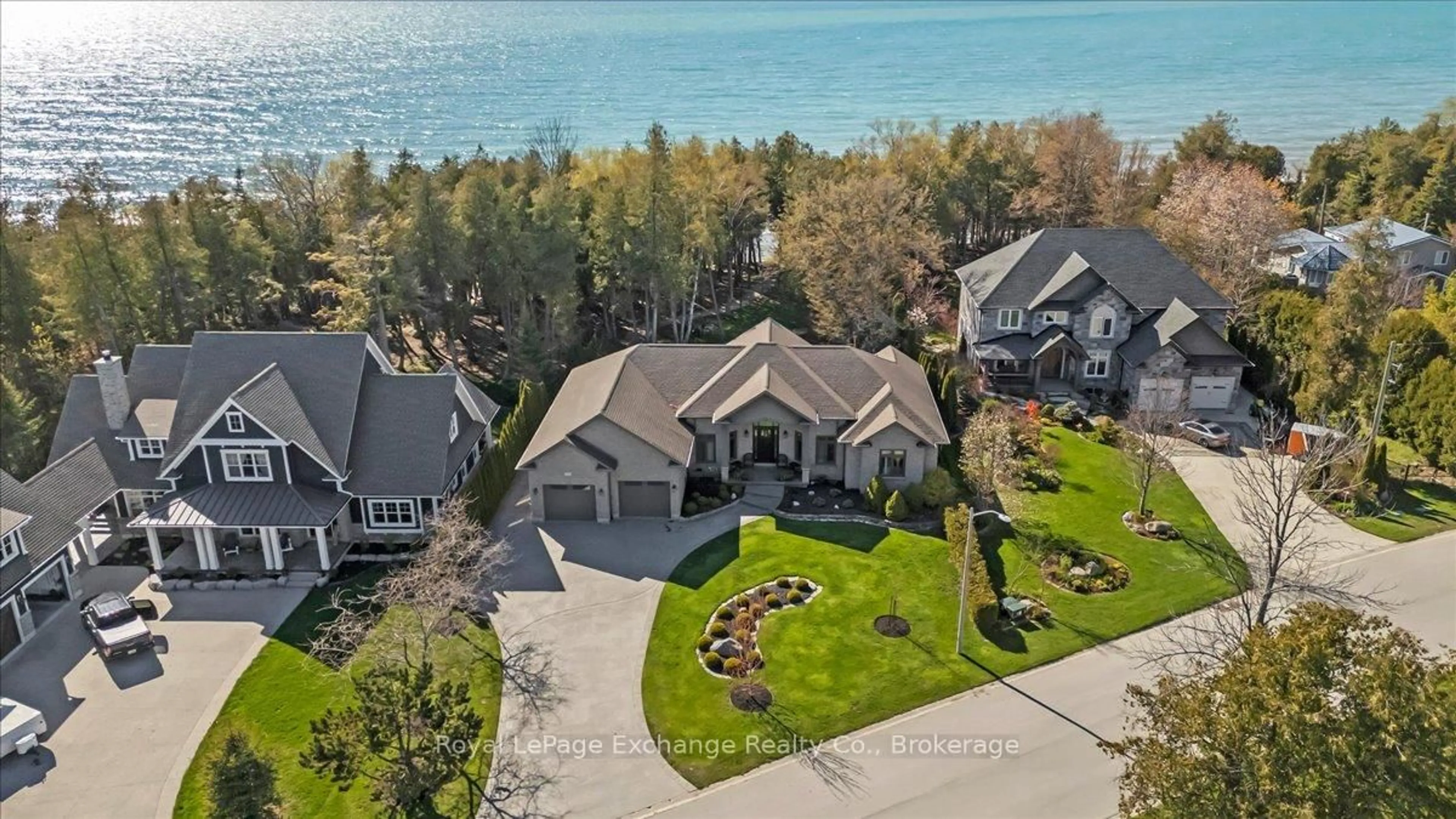 A pic from outside/outdoor area/front of a property/back of a property/a pic from drone, water/lake/river/ocean view for 195 Birchwood Ave, Kincardine Ontario N0G 2T0