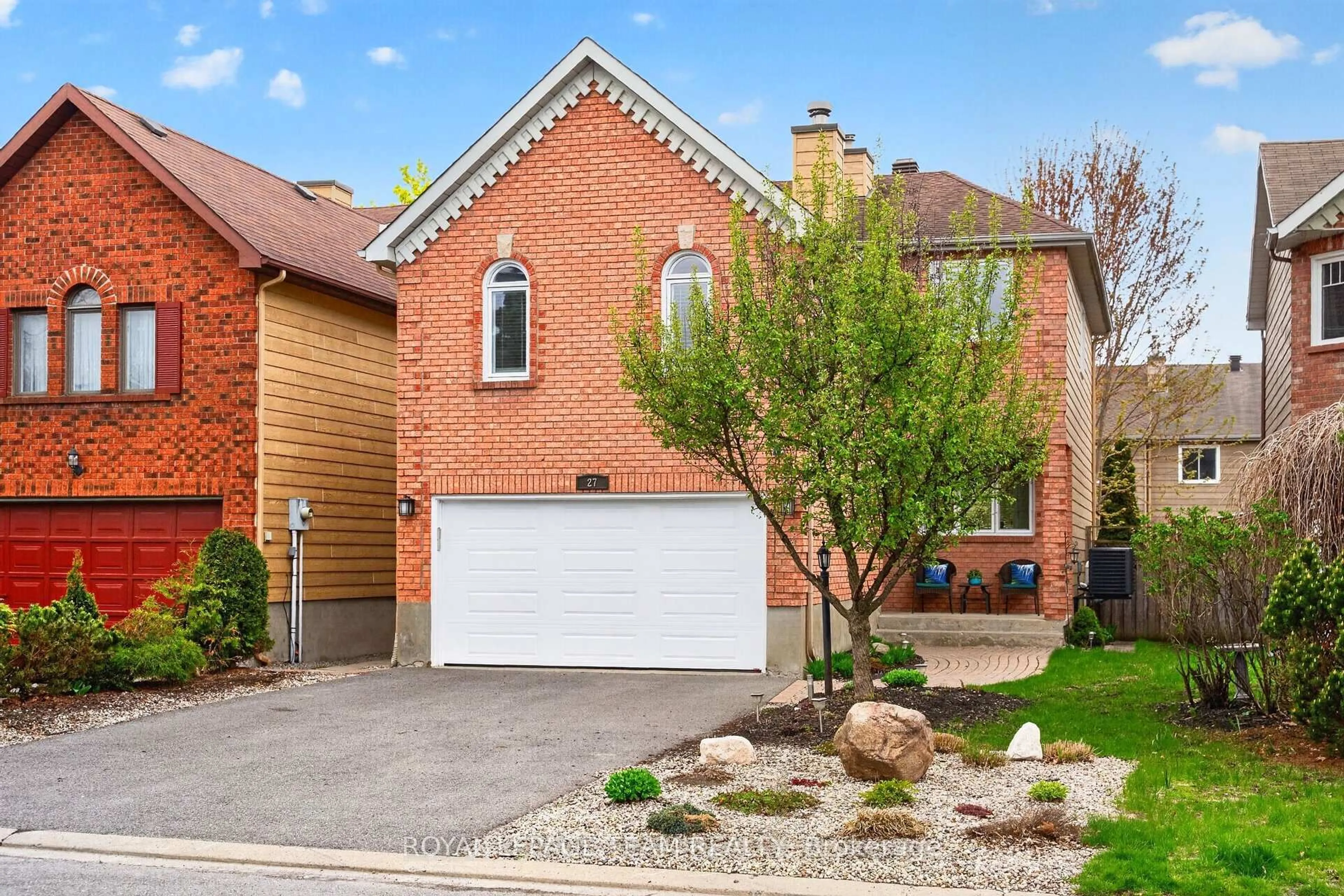 Home with brick exterior material, street for 27 Inwood Dr, Ottawa Ontario K2M 1Z5