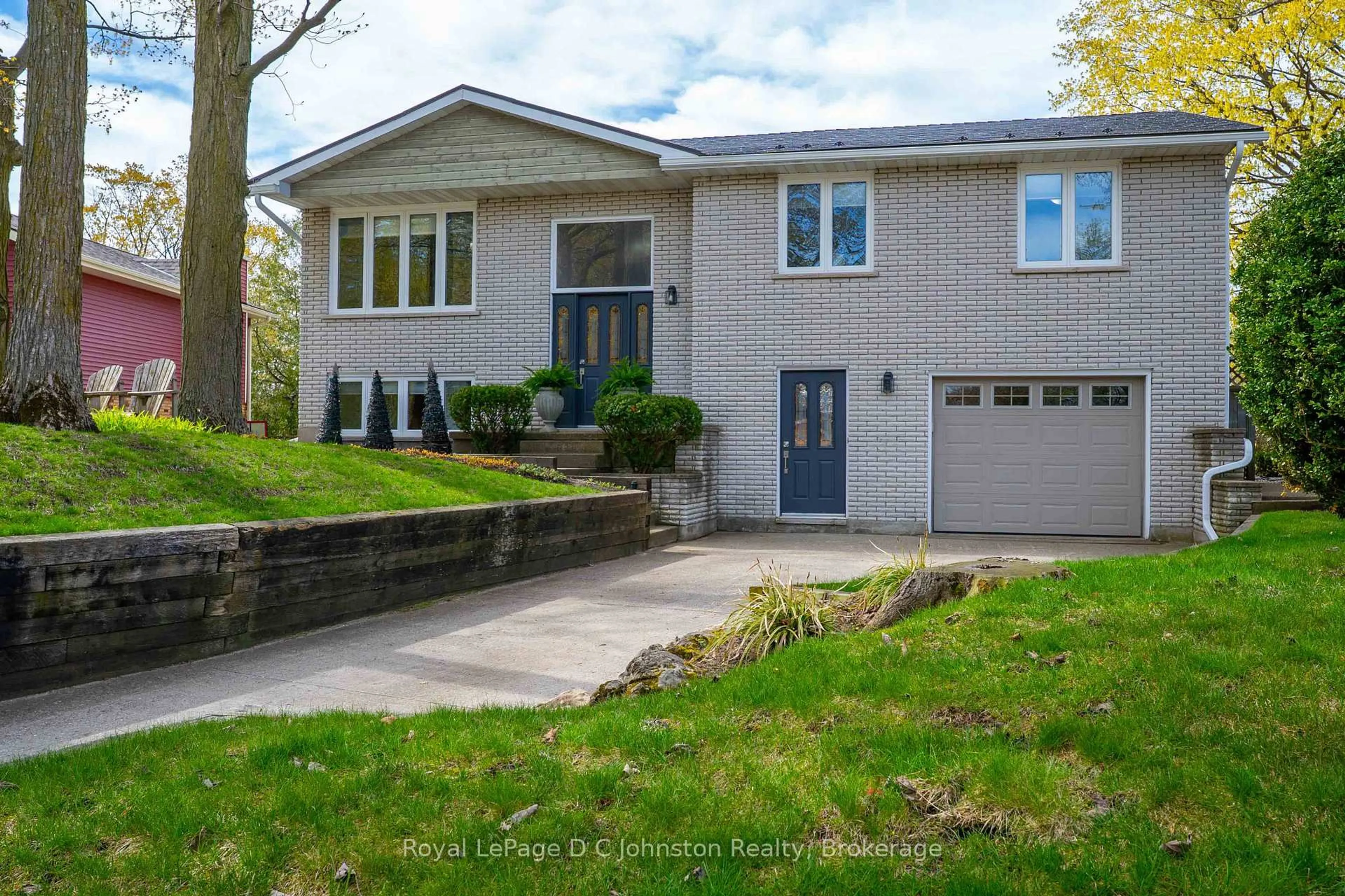 Home with vinyl exterior material, street for 343 Maple Dr, Saugeen Shores Ontario N0H 2C4