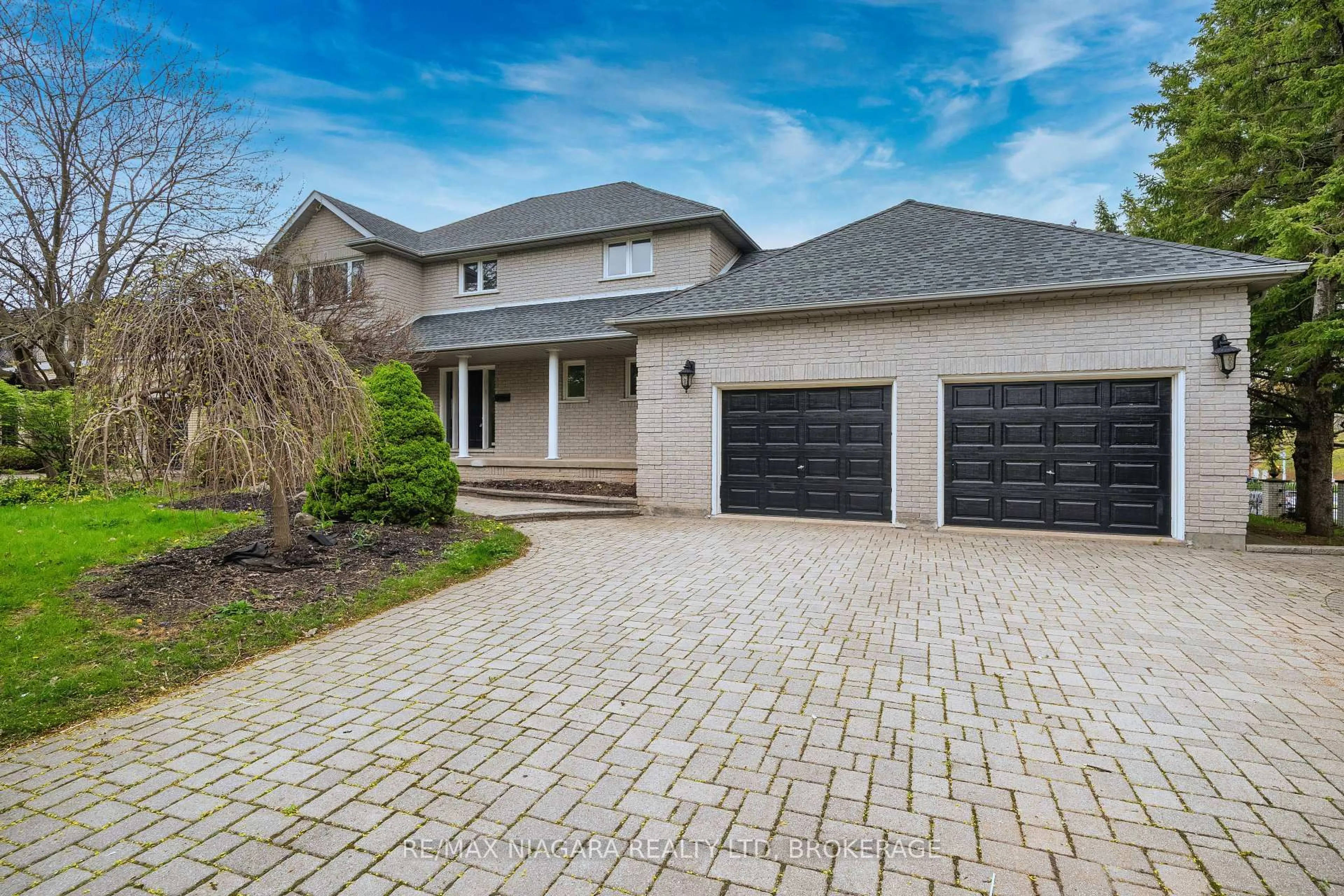 Home with brick exterior material, street for 2 Mcclure Cres, Thorold Ontario L2V 4B6