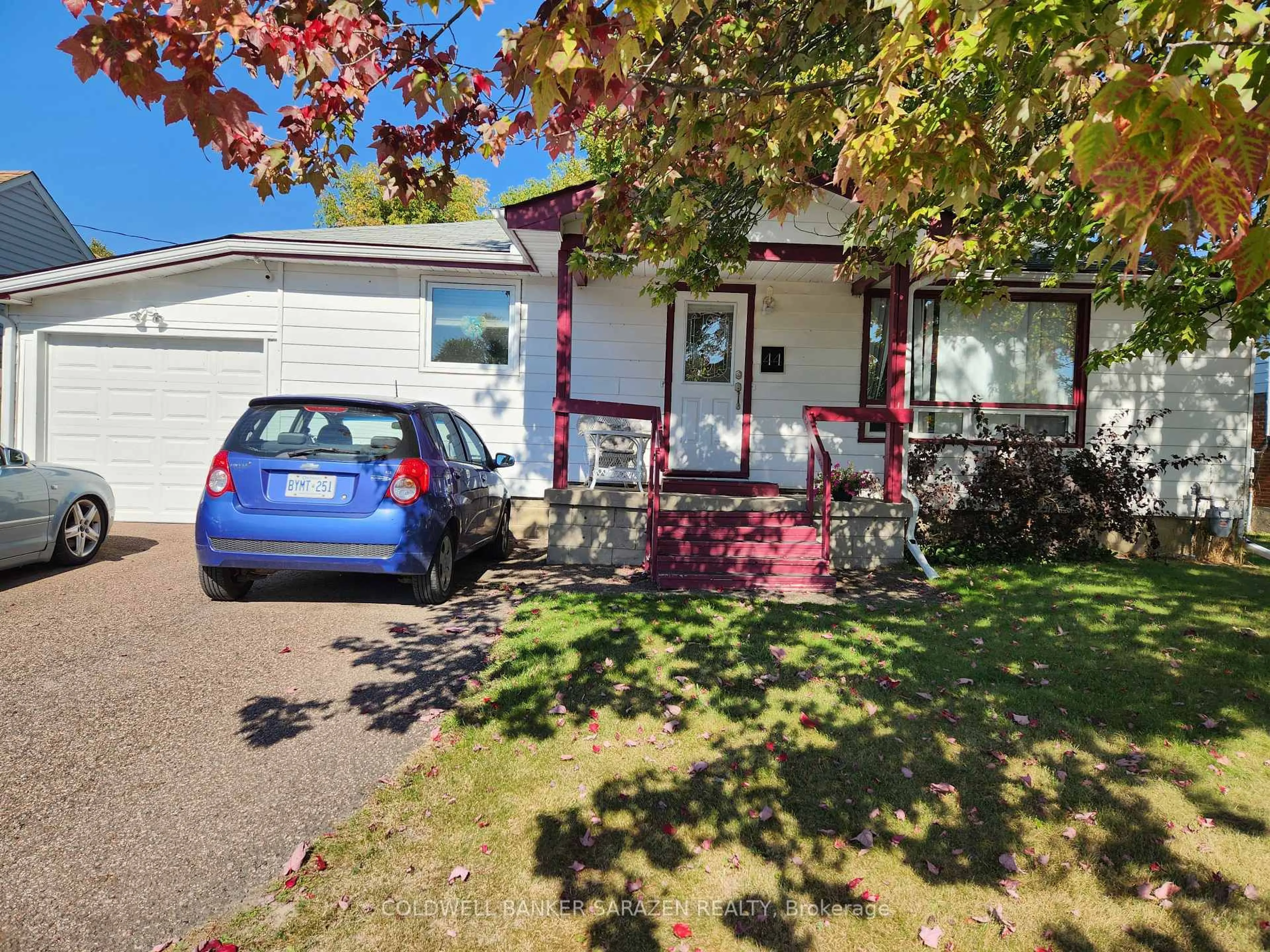 A pic from outside/outdoor area/front of a property/back of a property/a pic from drone, street for 44 THIRD Ave, Arnprior Ontario K7S 1Y5