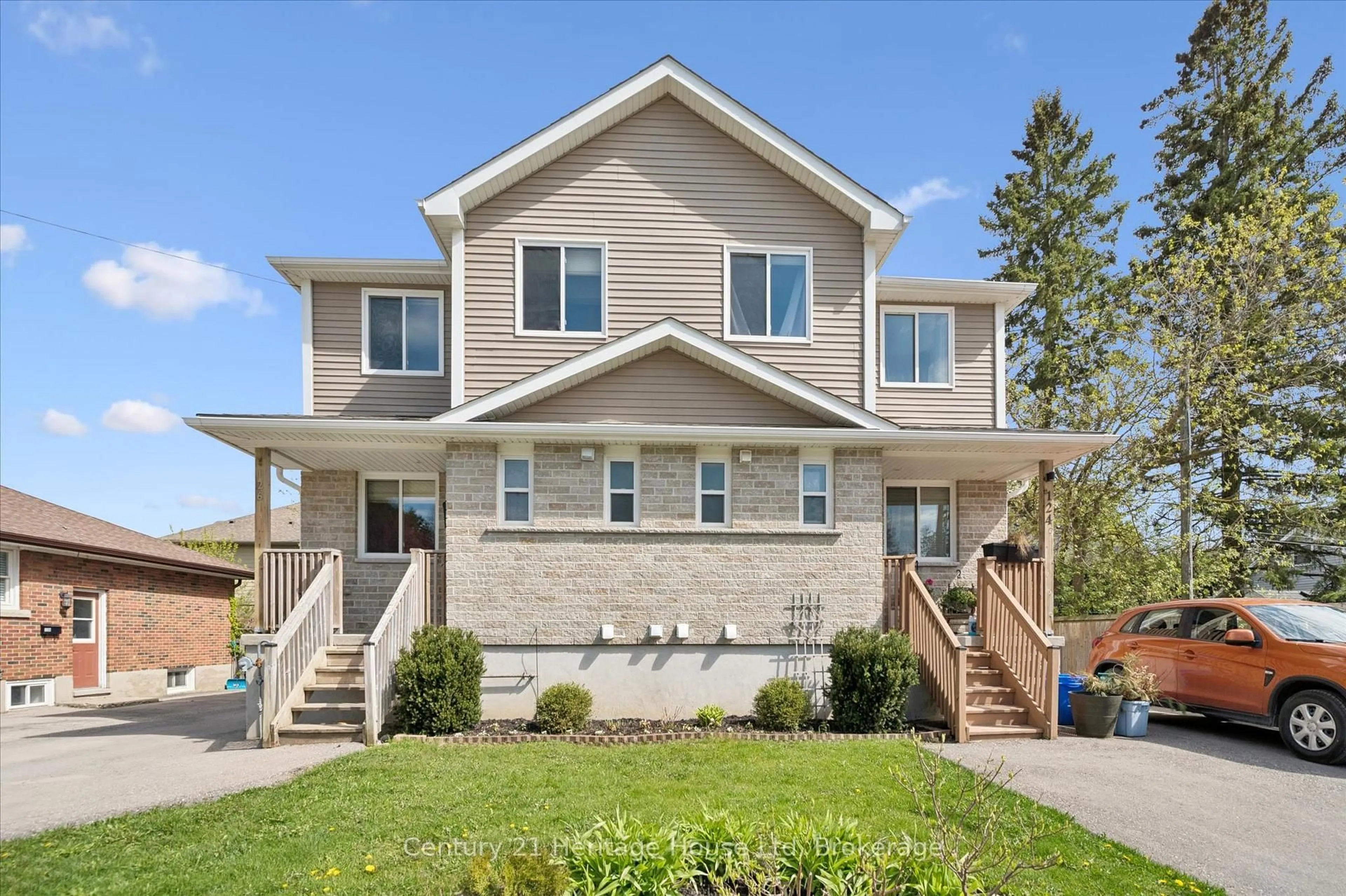 Home with vinyl exterior material, street for 126 Forfar St, Centre Wellington Ontario N1M 1B2