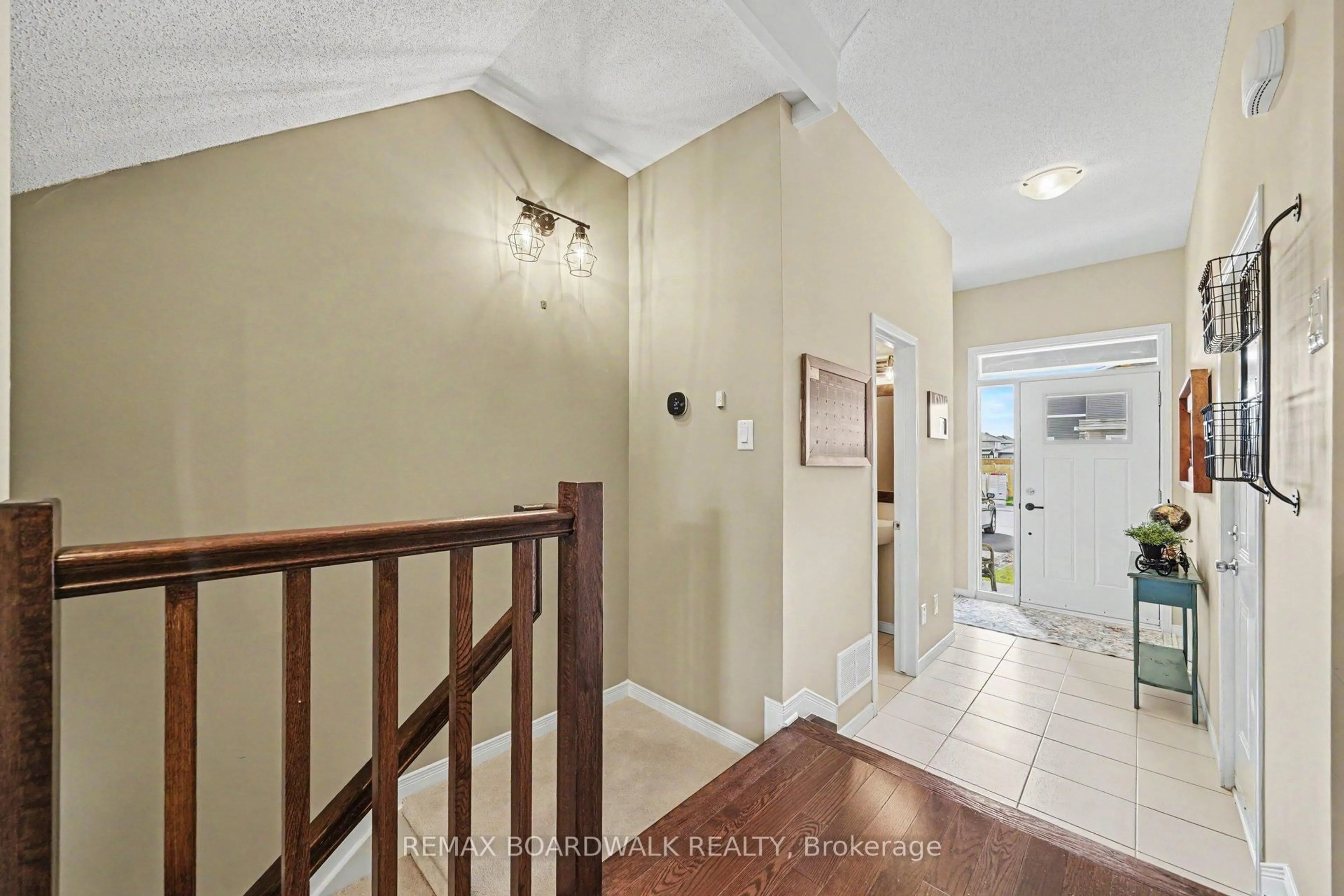 Indoor entryway for 66 Riddell St, Carleton Place Ontario K7C 0J8